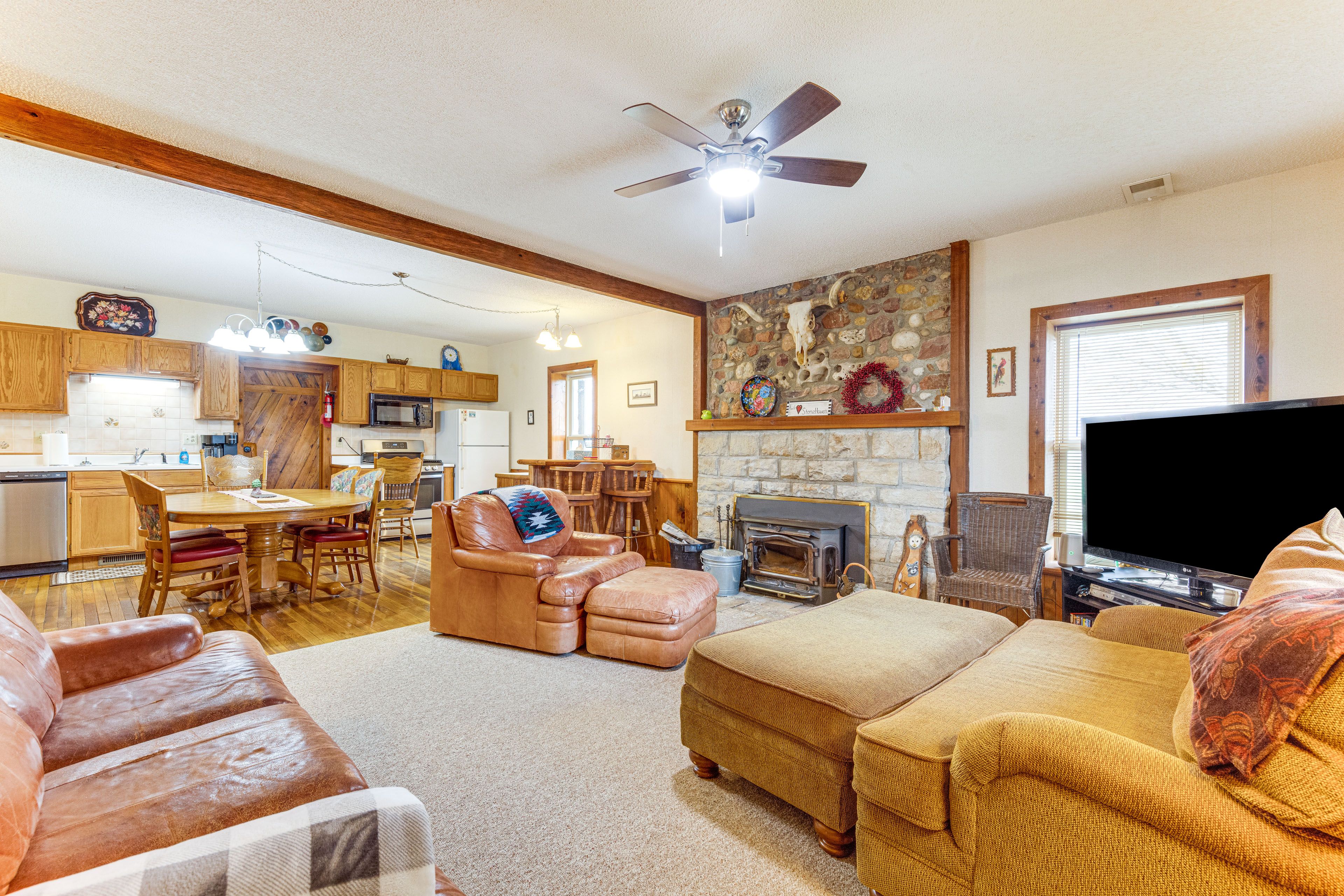 Living Room | 1st Floor | A/C & Central Heating | Free WiFi | Cable TV