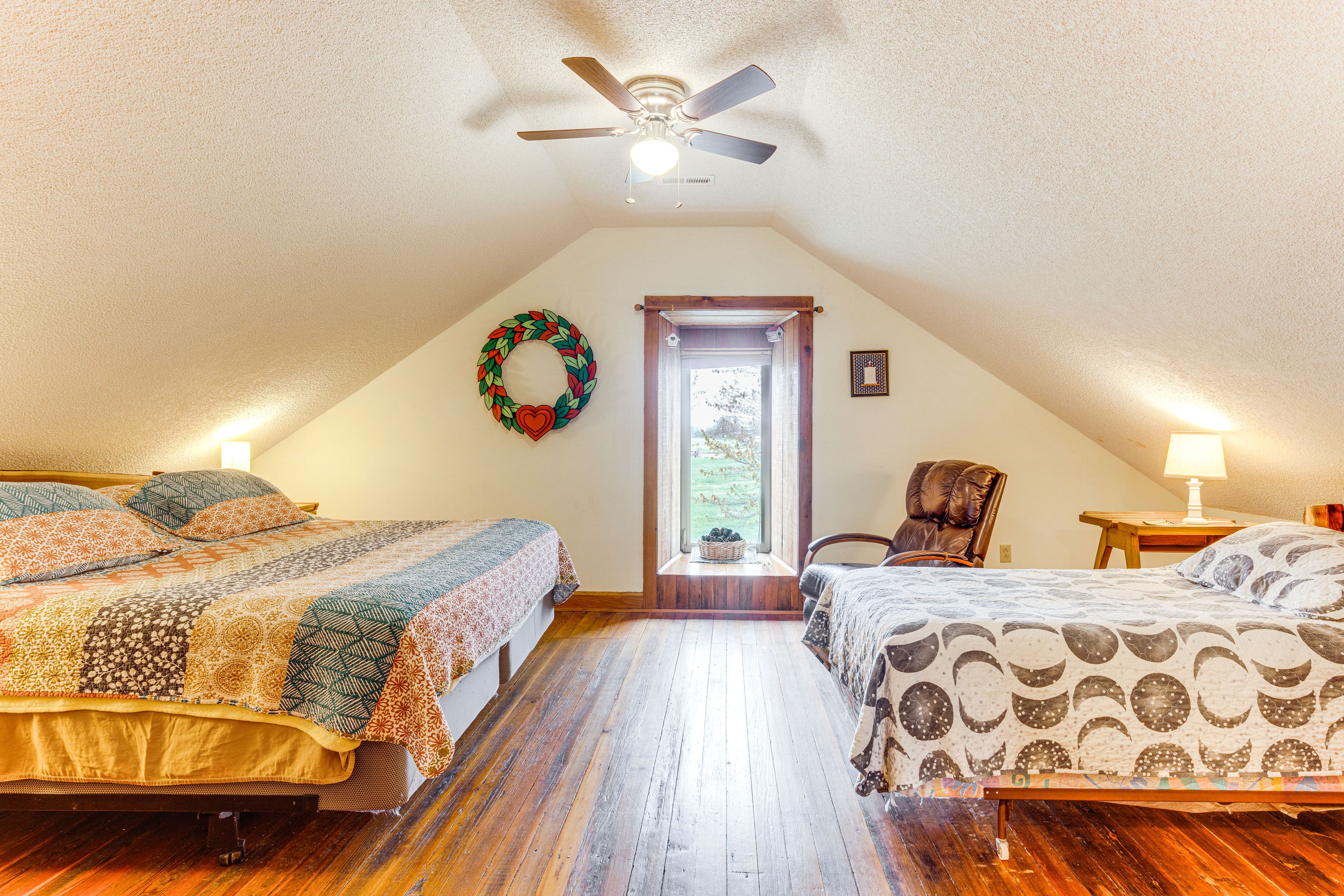 Bedroom 2 | 2nd Floor | King Bed | Twin Bed