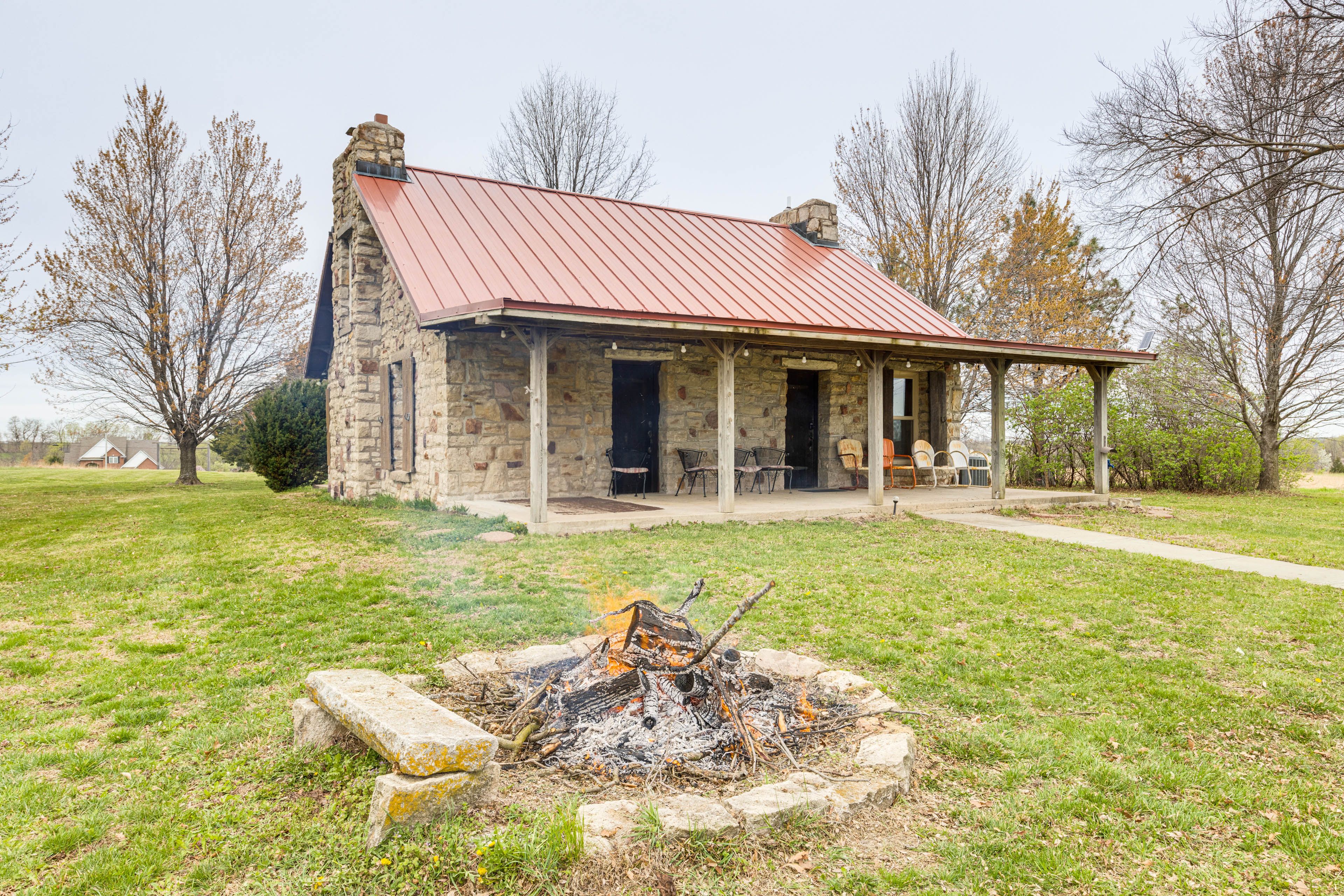 Kearney Vacation Rental | 2 Story Home | 3BR | 2BA | 1,650 Sq Ft