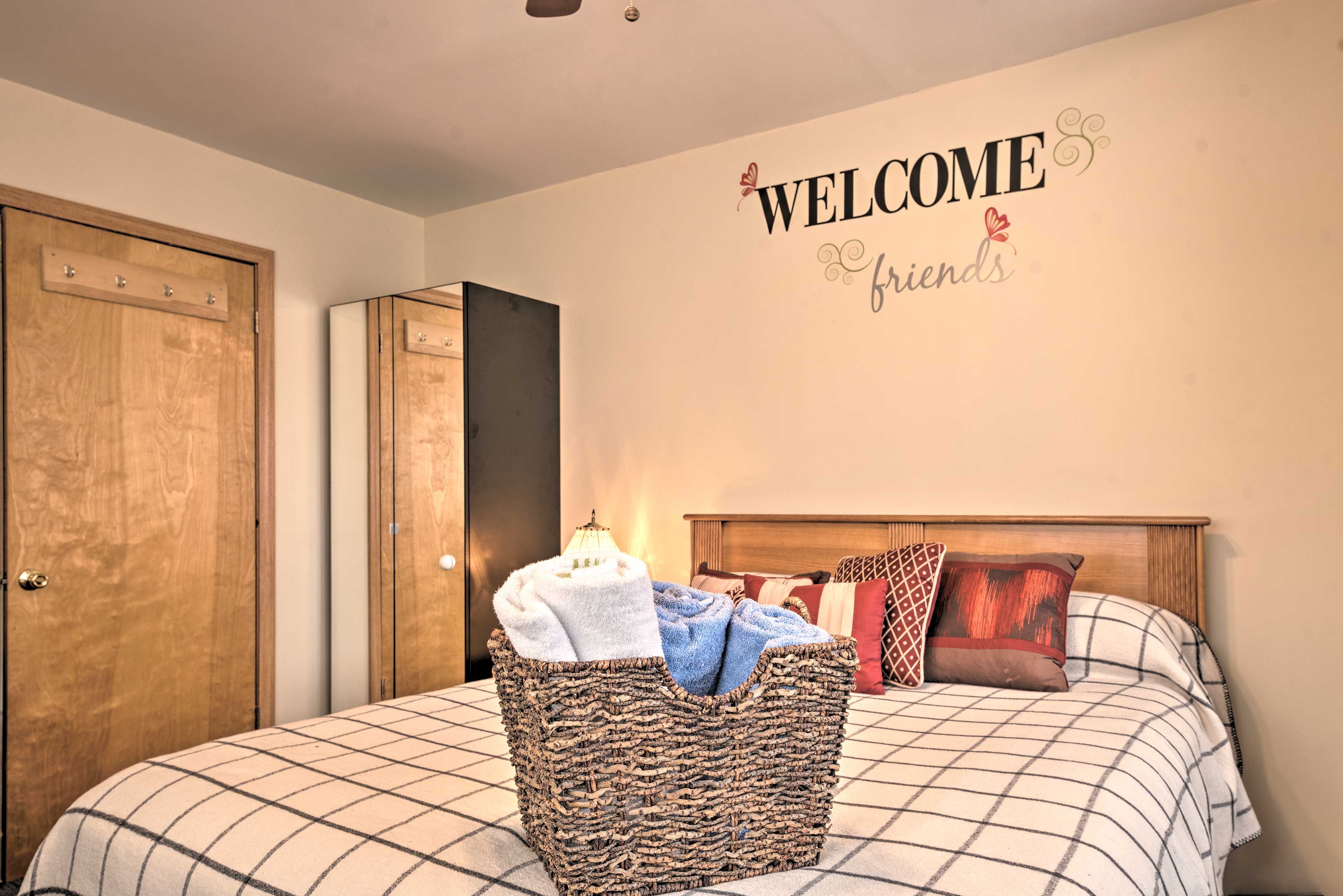 Bedroom 4 | 2nd Floor | Queen Bed | Twin Bed