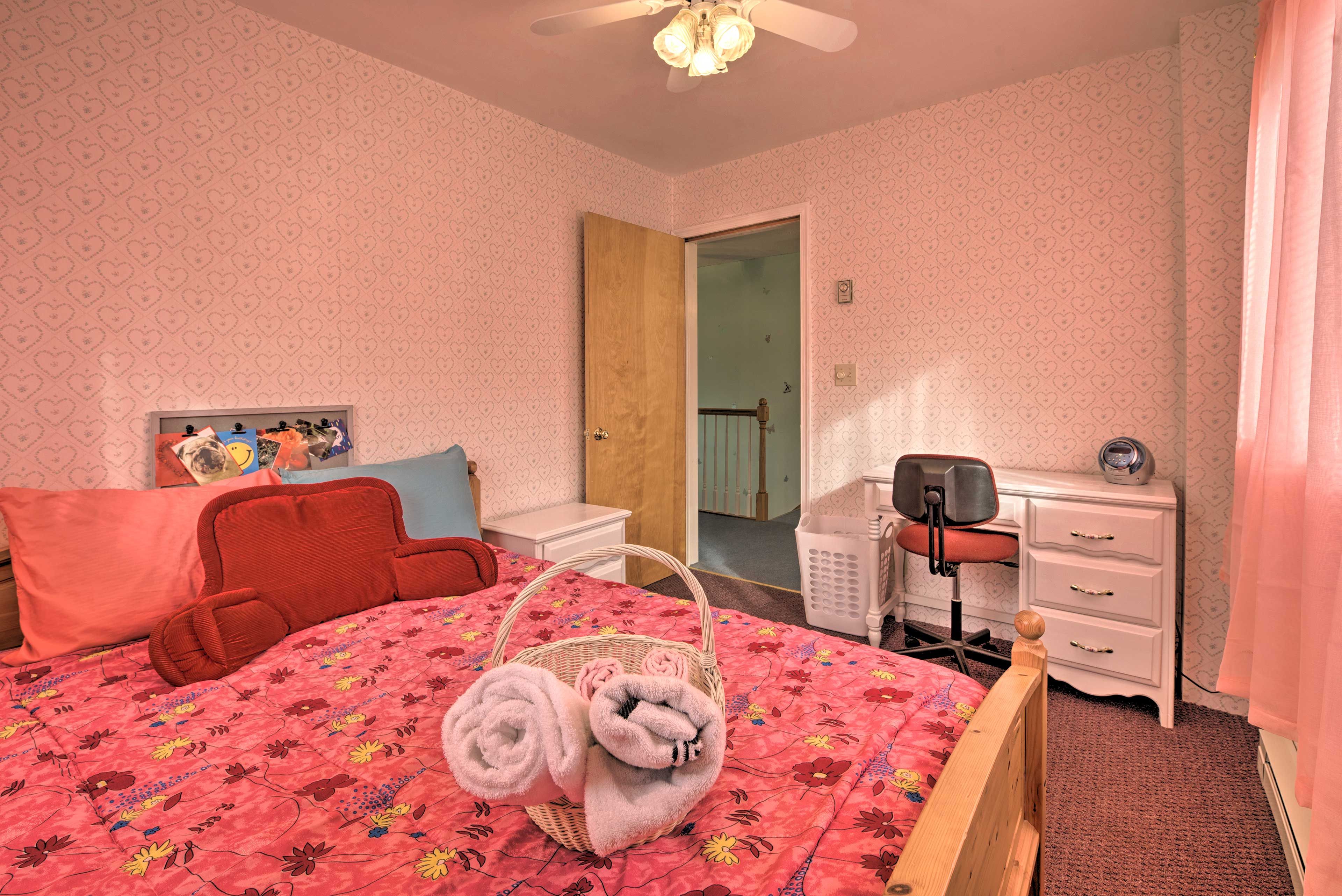 Bedroom 3 | 2nd Floor | Queen Bed