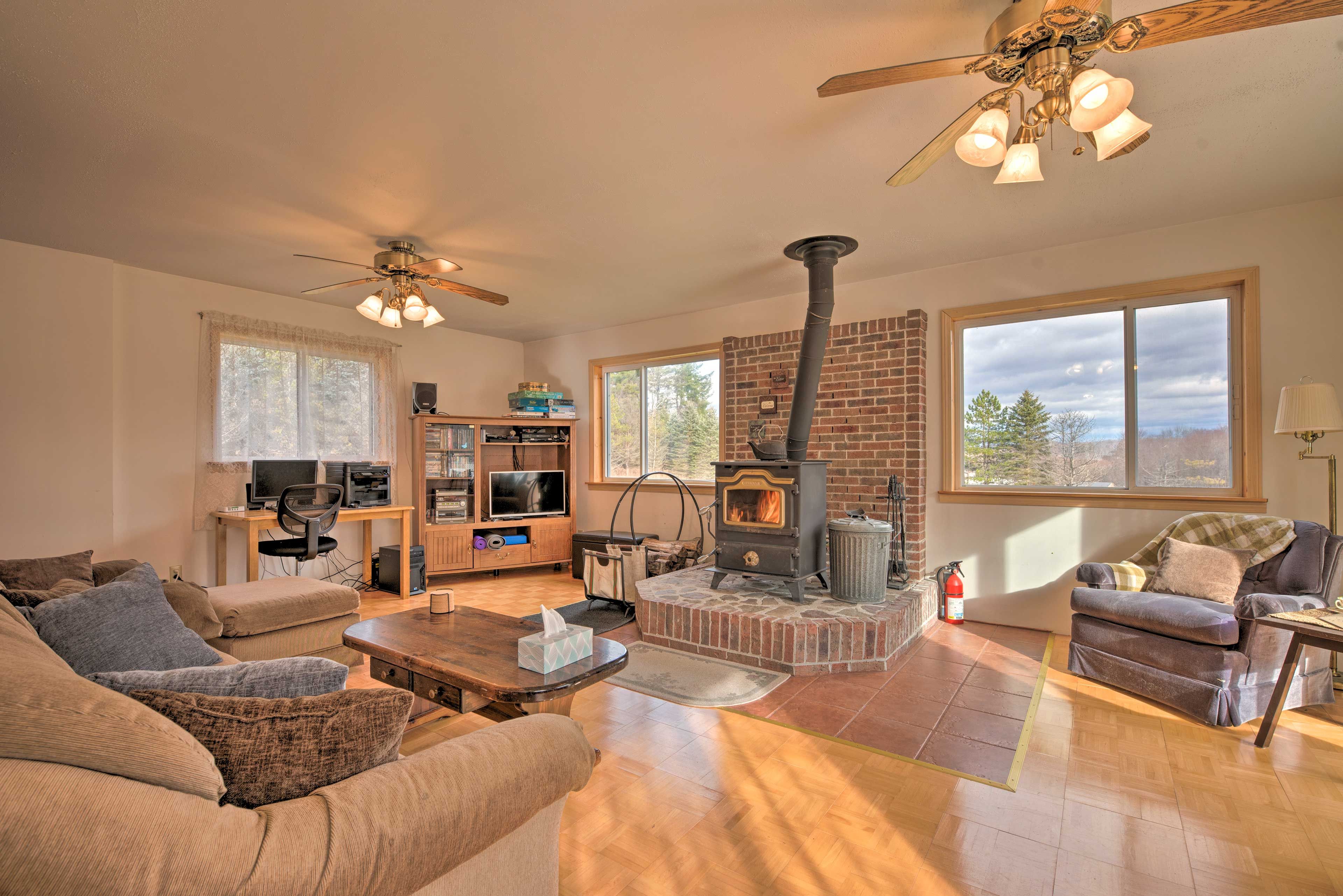 Living Room | Cable TV | DVD Player w/ Video Library | Board Games