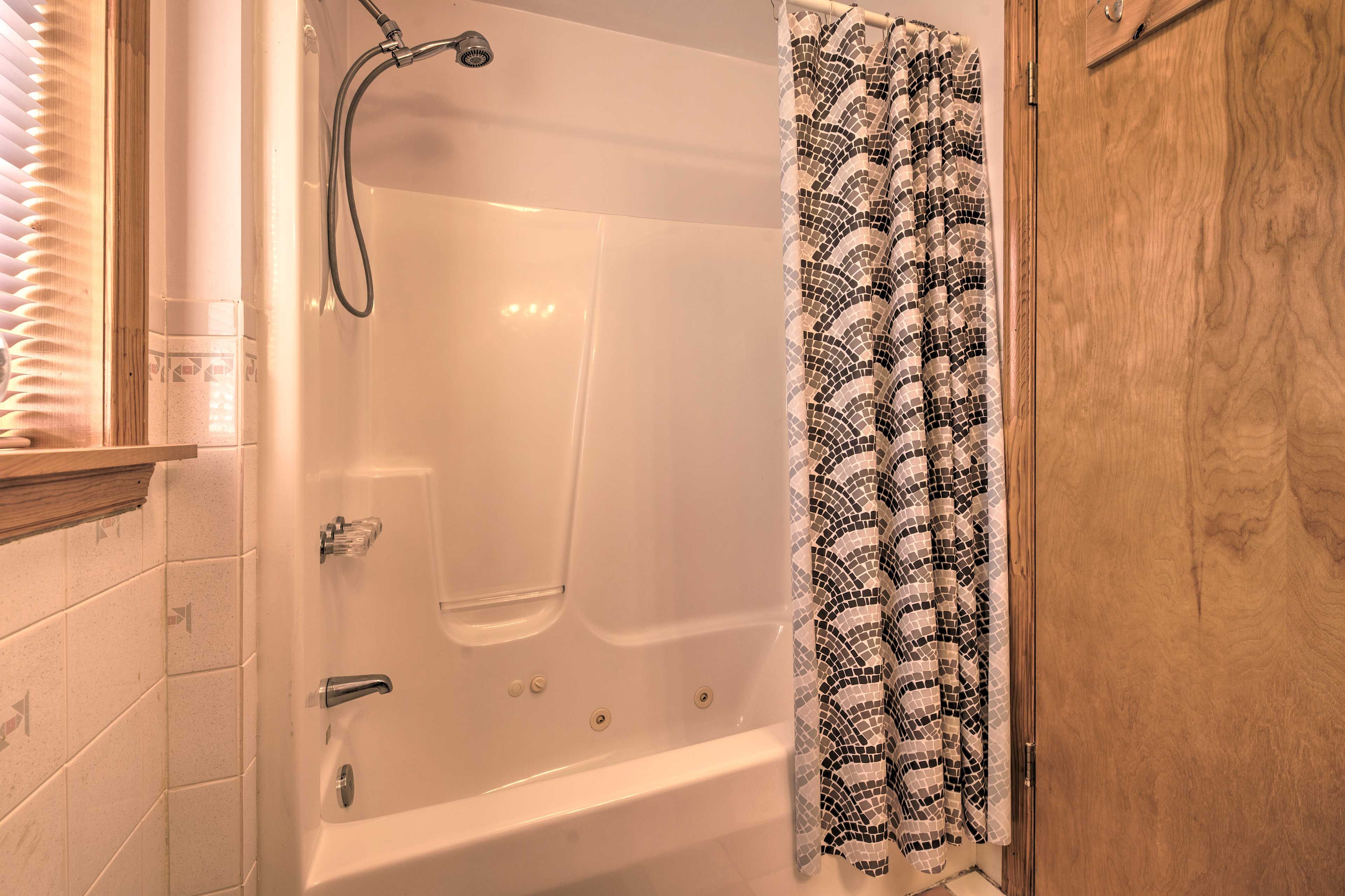 Bathroom | 2nd Floor