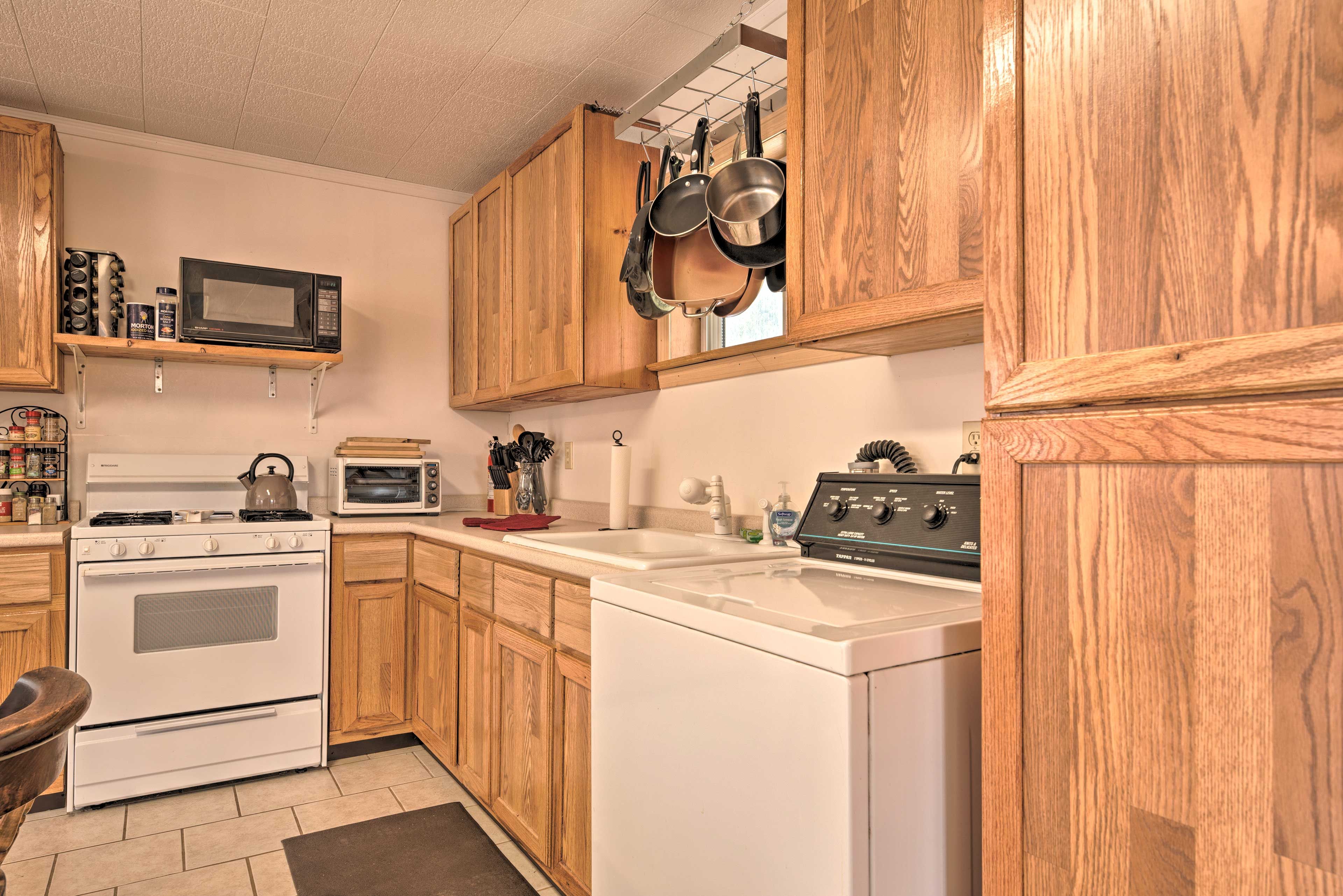 Well-Equipped Kitchen | In-Unit Washer & Dryer
