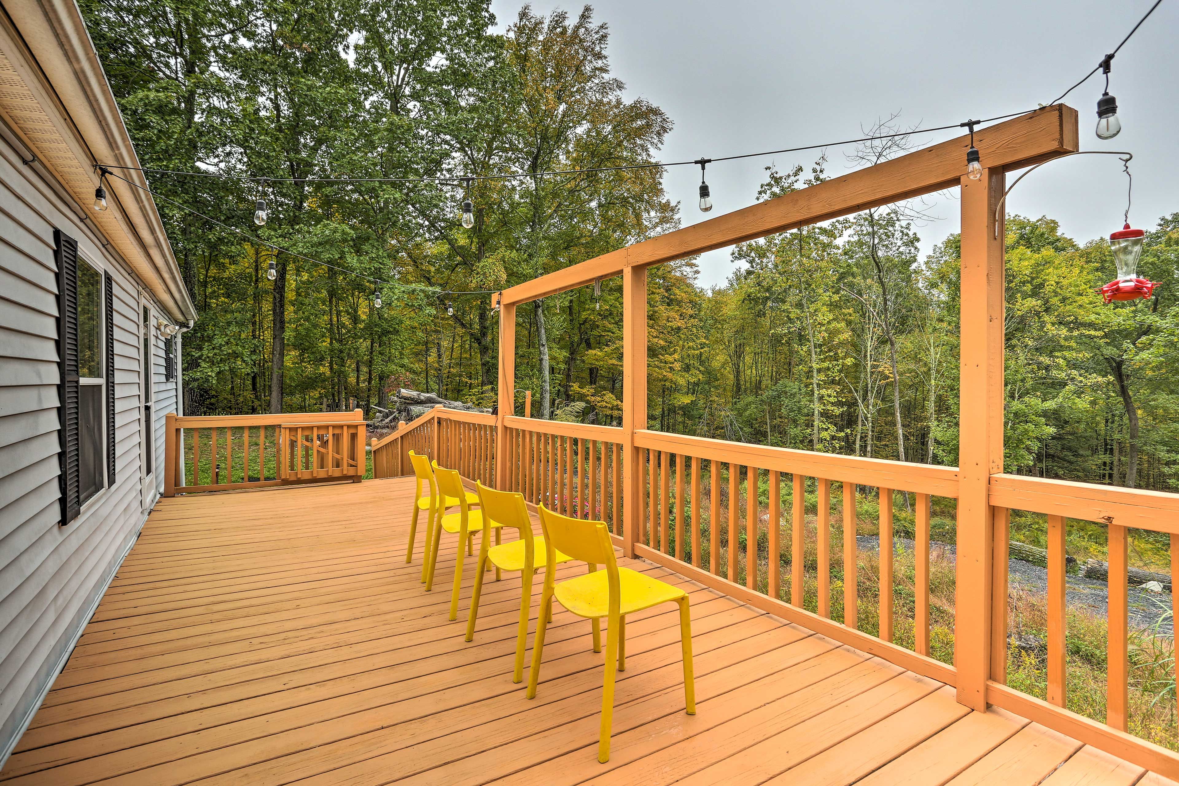 Deck | Outdoor Seating | Gas Grill | Fire Pit | Pet Friendly w/ Fee (2 Max)