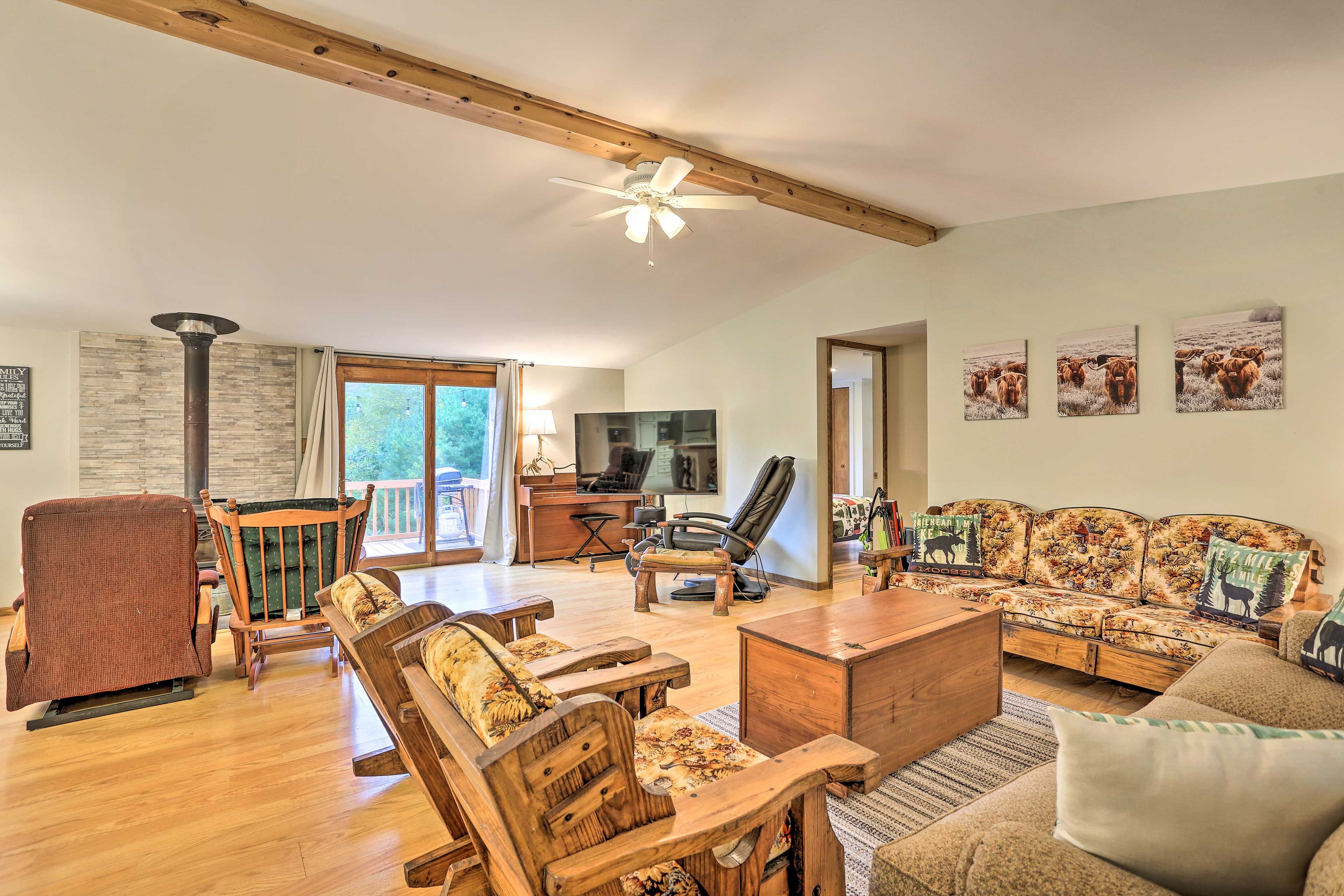 Living Room | Smart TV | Free WiFi