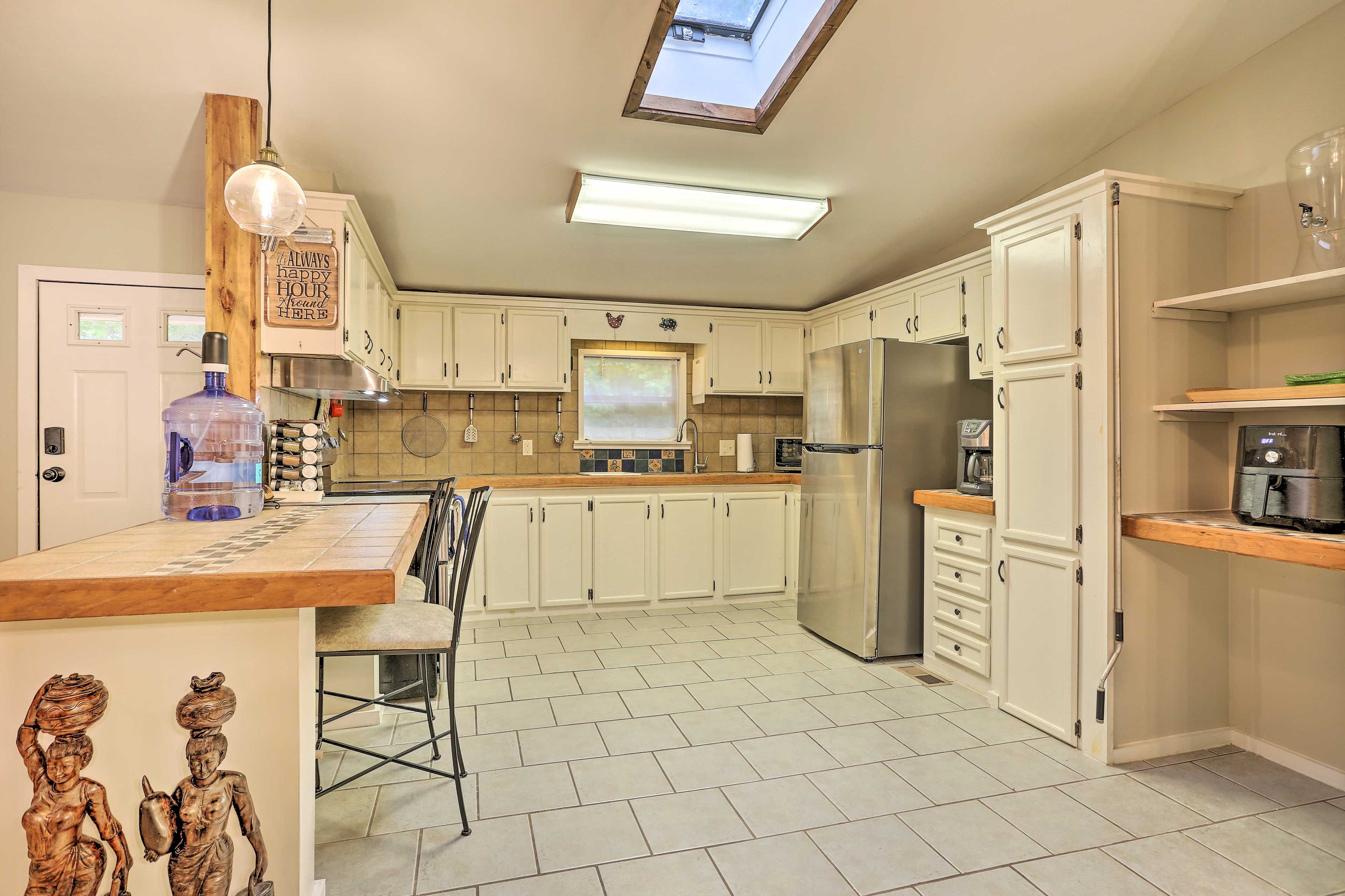 Kitchen | Basic Cooking Supplies Provided | Spices | Crock-Pot | Microwave