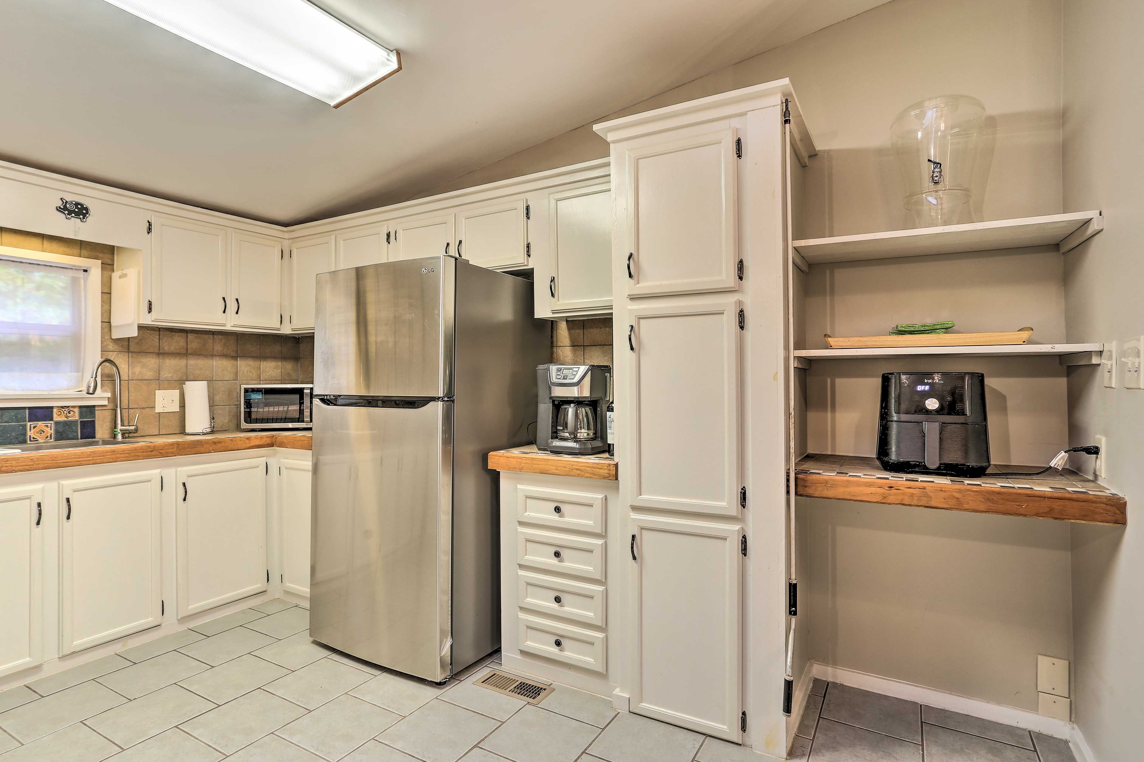 Kitchen | Toaster Oven | Air Fryer | Drip Coffee Maker