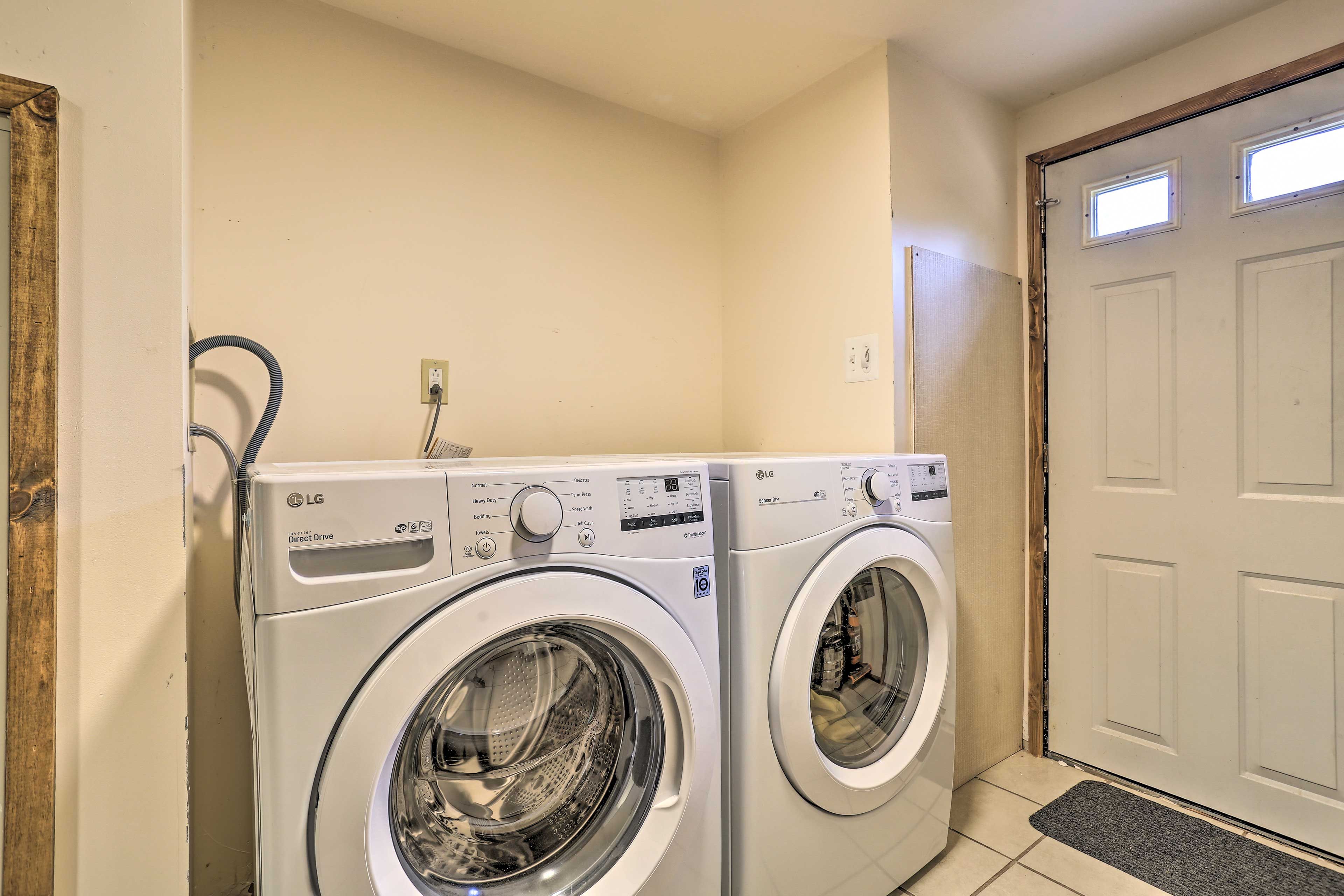 Laundry Room | Paper Towels & Trash Bags Provided