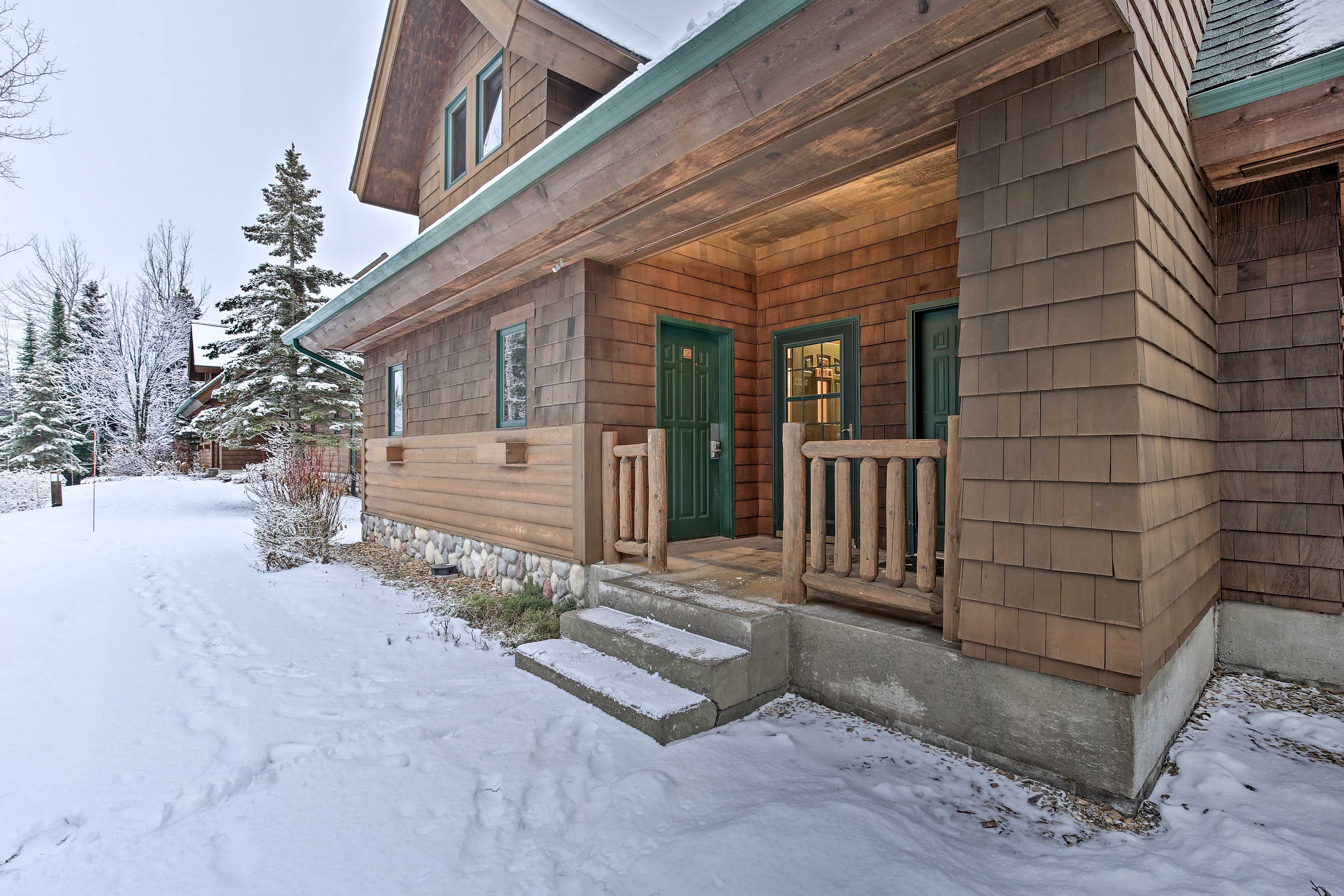 Villa Exterior | 3 Steps to Access | Caribou Highlands Resort