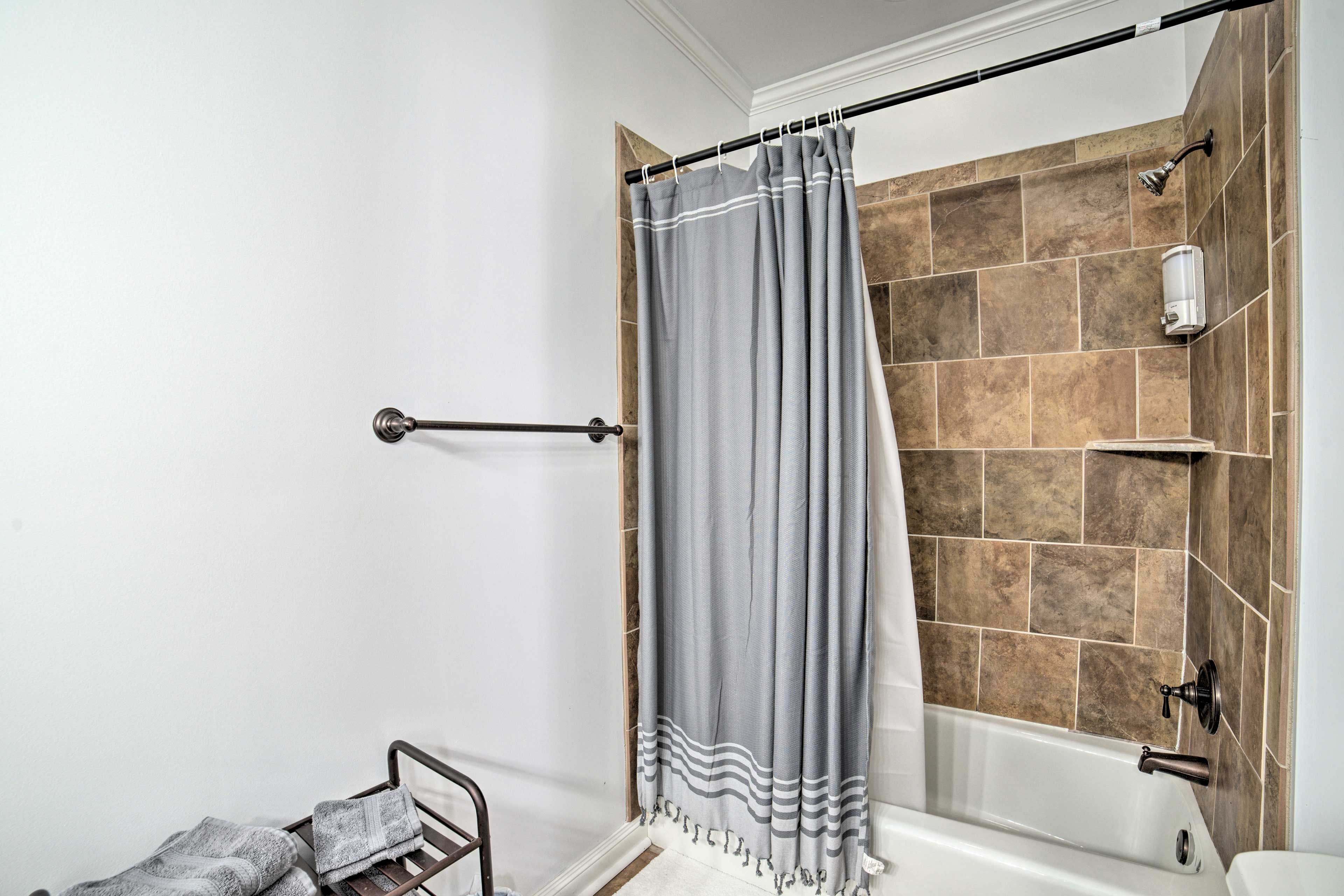 En-Suite Bathroom | Towels Provided