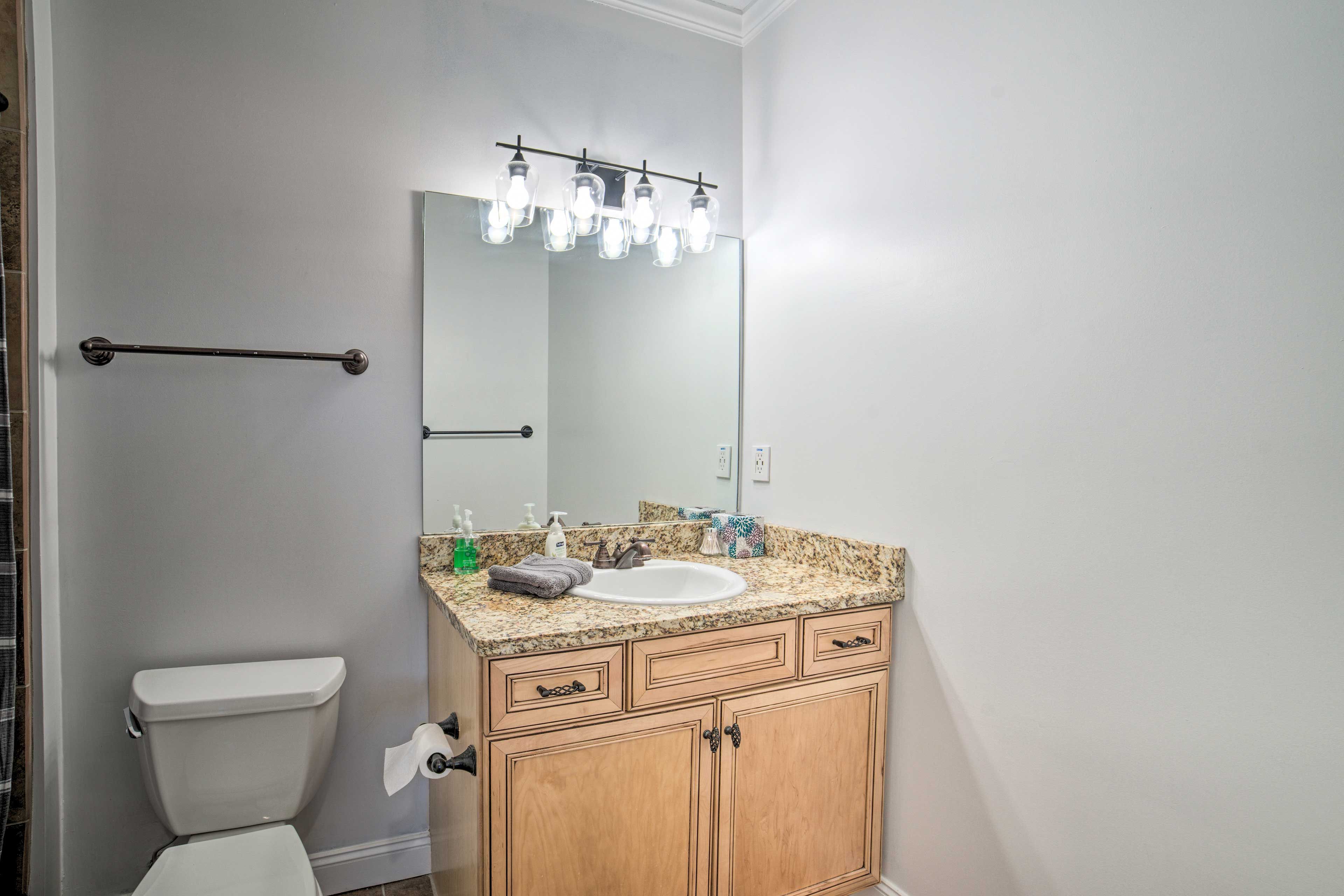 En-Suite Bathroom | Complimentary Toiletries