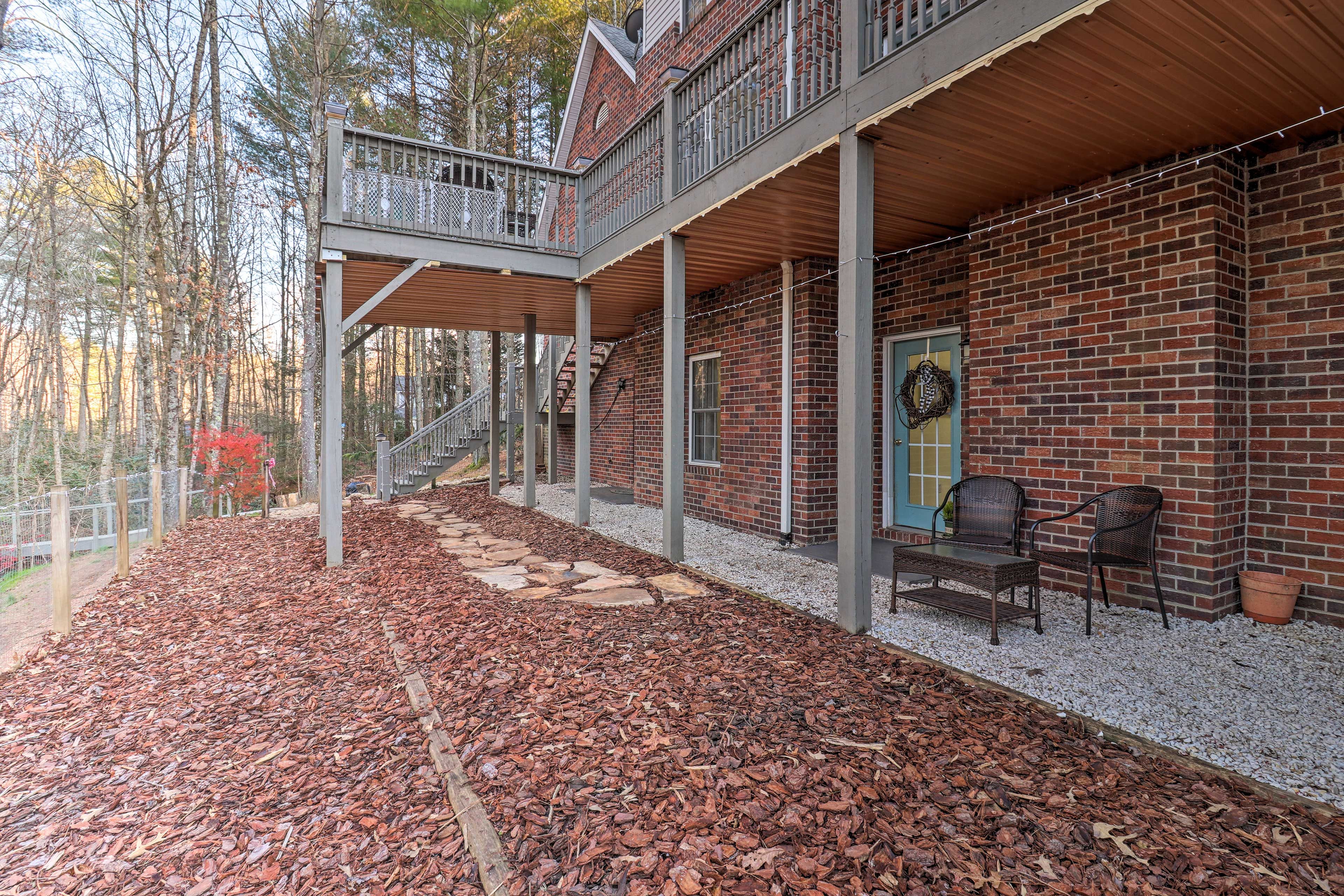 Home Exterior | Outdoor Seating