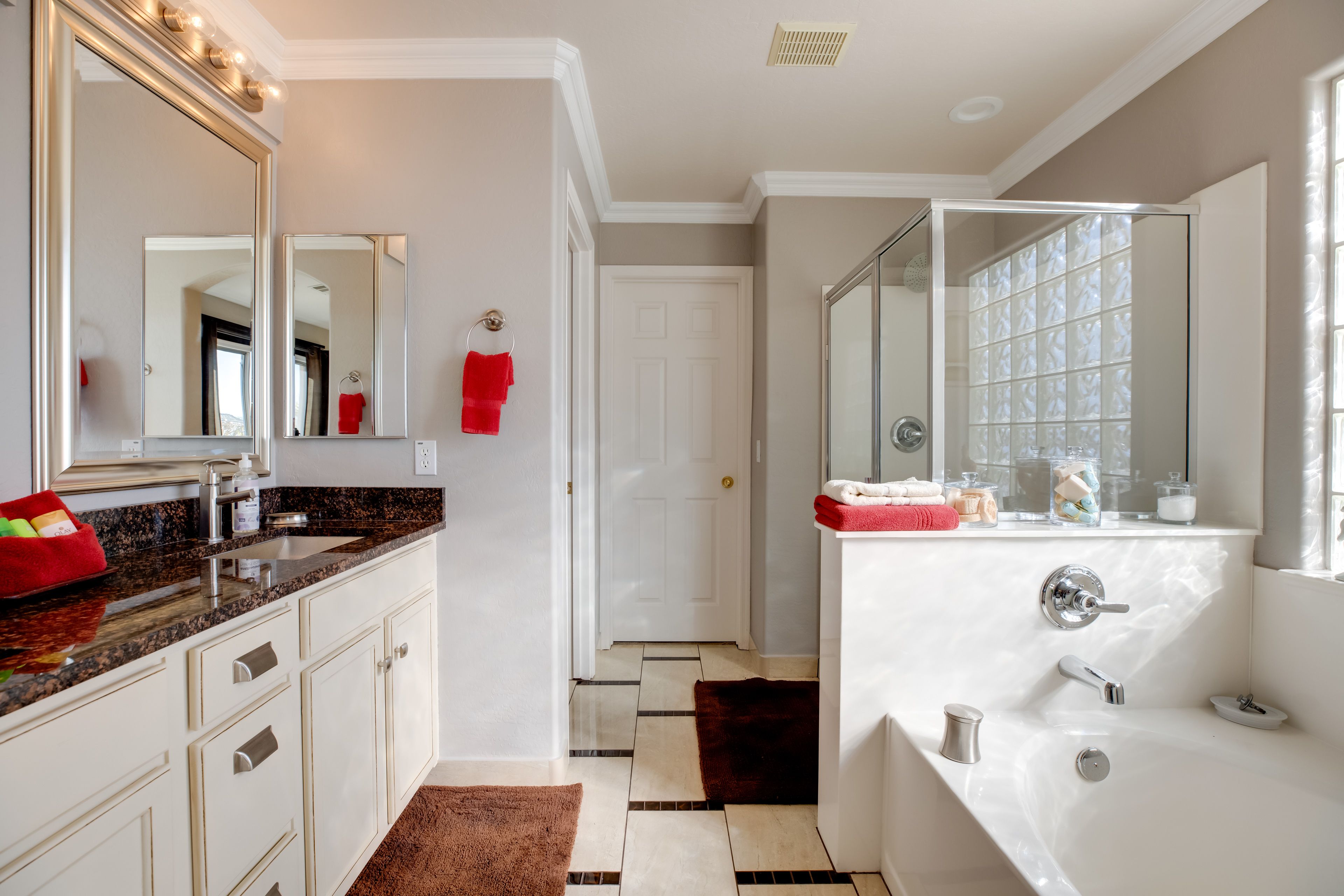 En-Suite Bathroom
