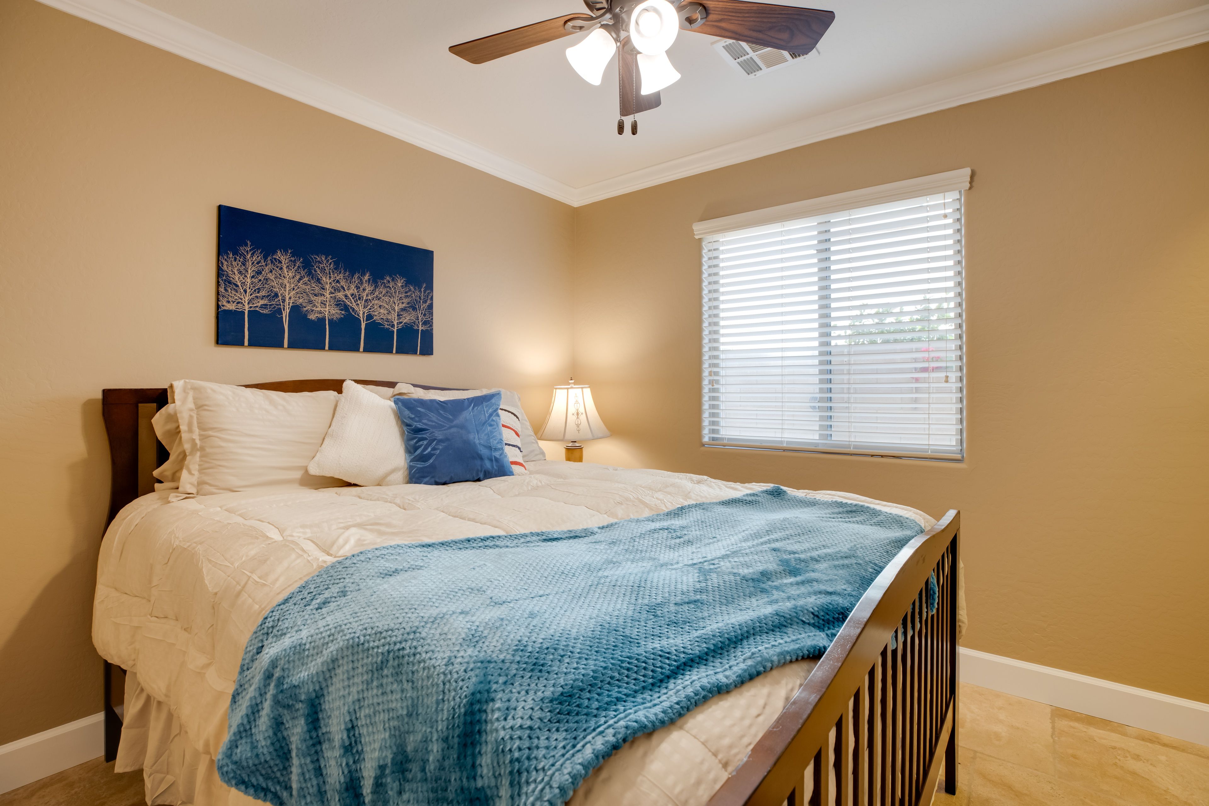 Bedroom 2 | Queen Bed