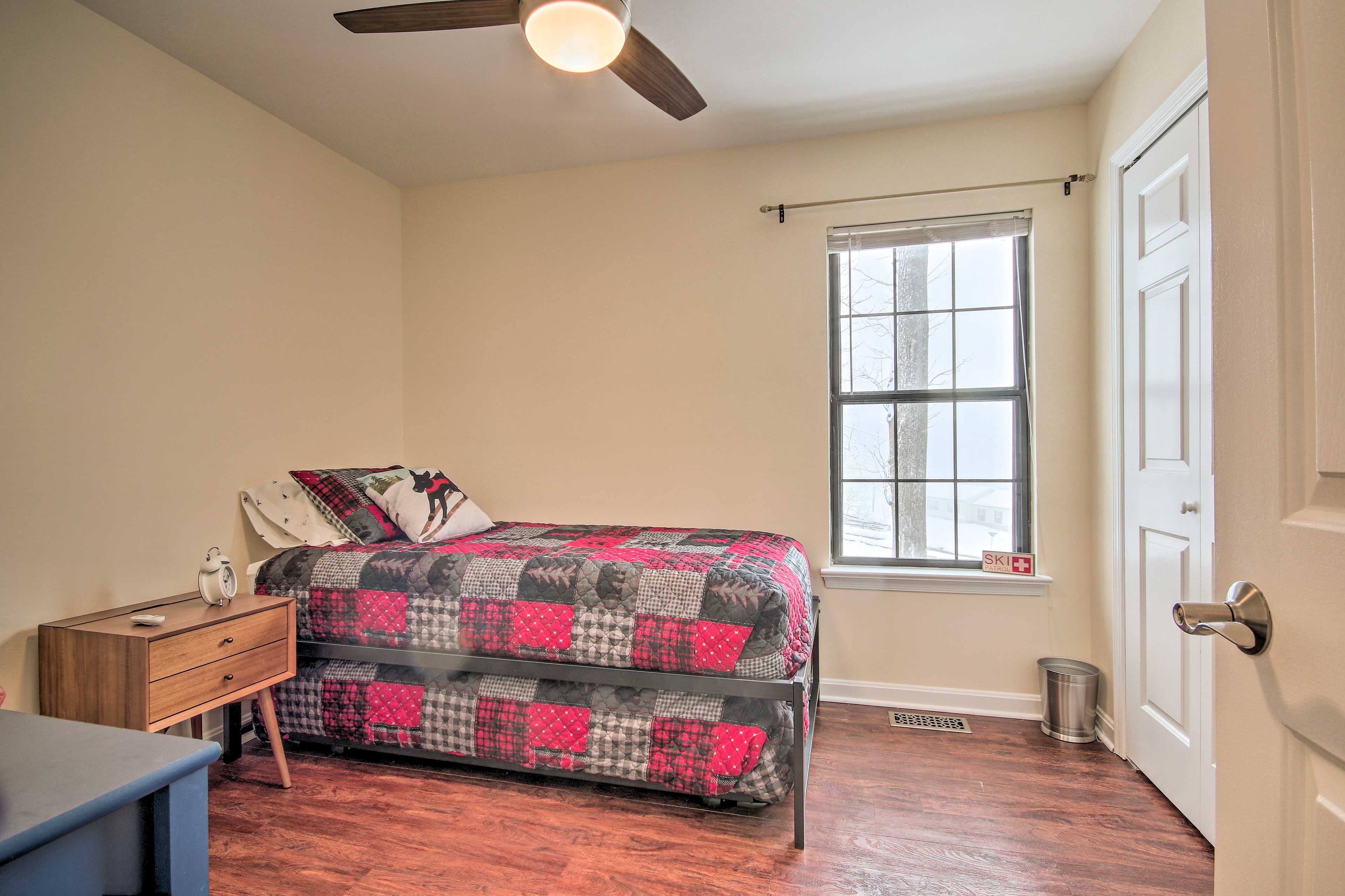 Bedroom 3 | Twin Bed w/ Twin Trundle