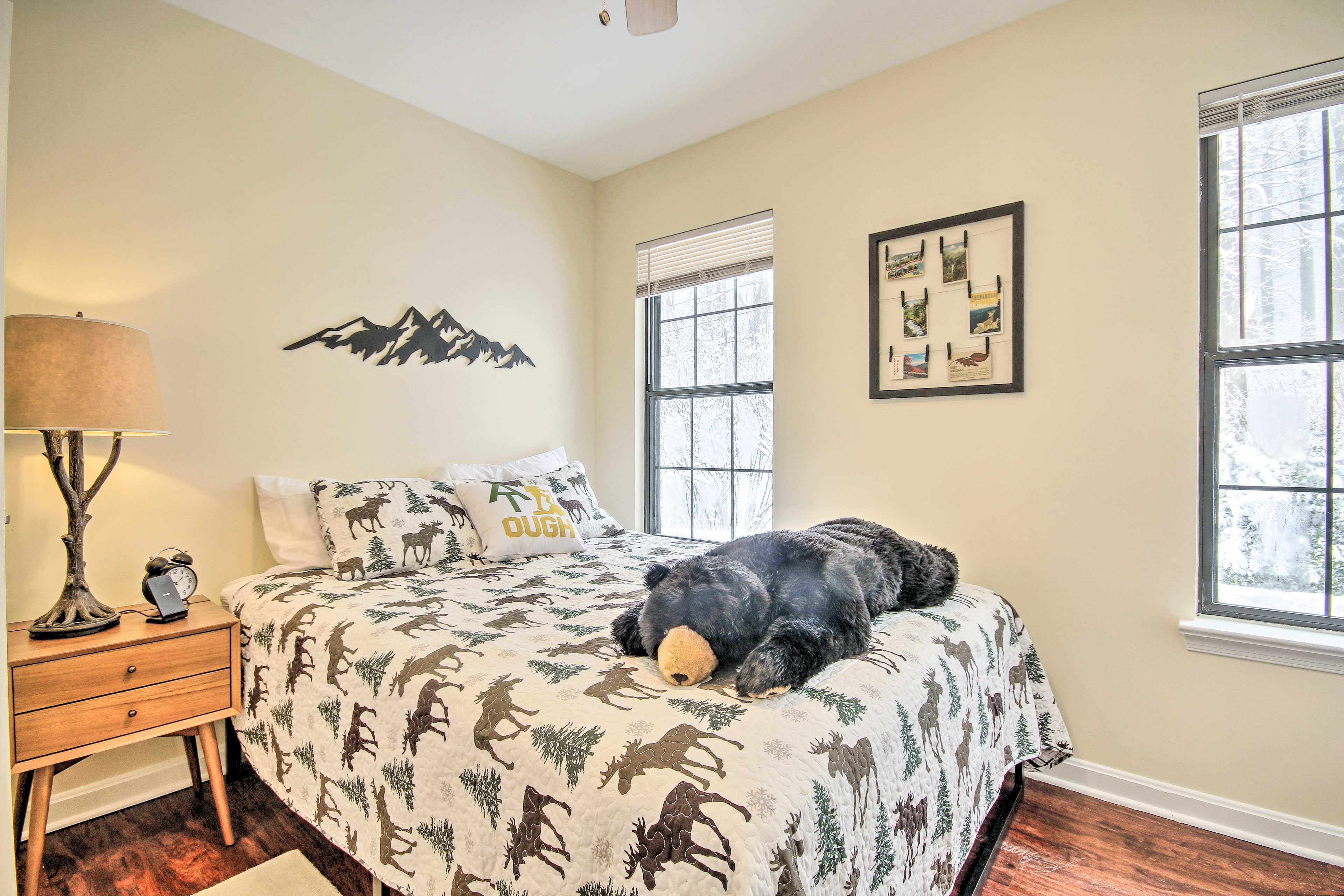 Bedroom 2 | Queen Bed | 2nd Floor
