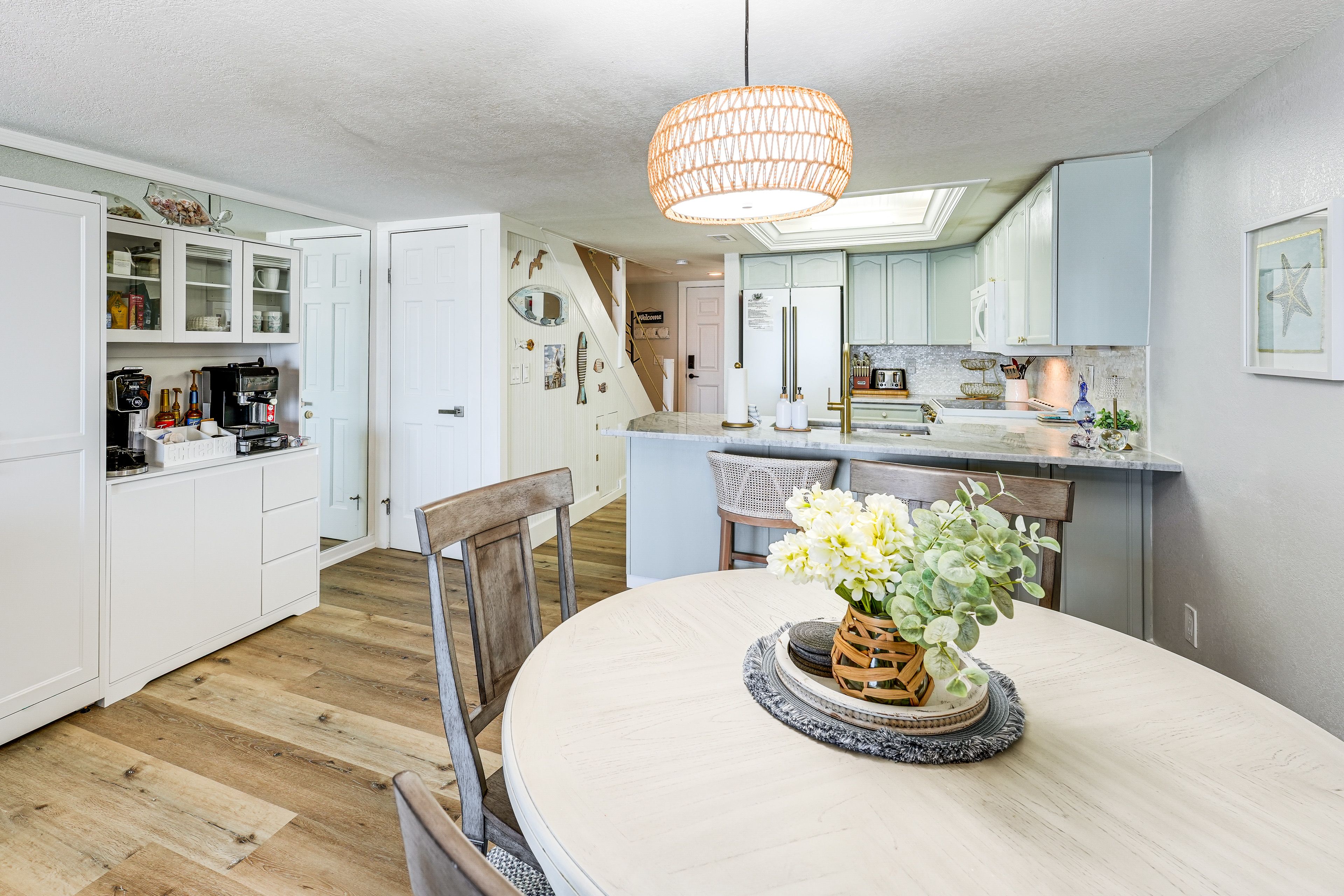 Dining Area | Coffee Bar | 1st Floor