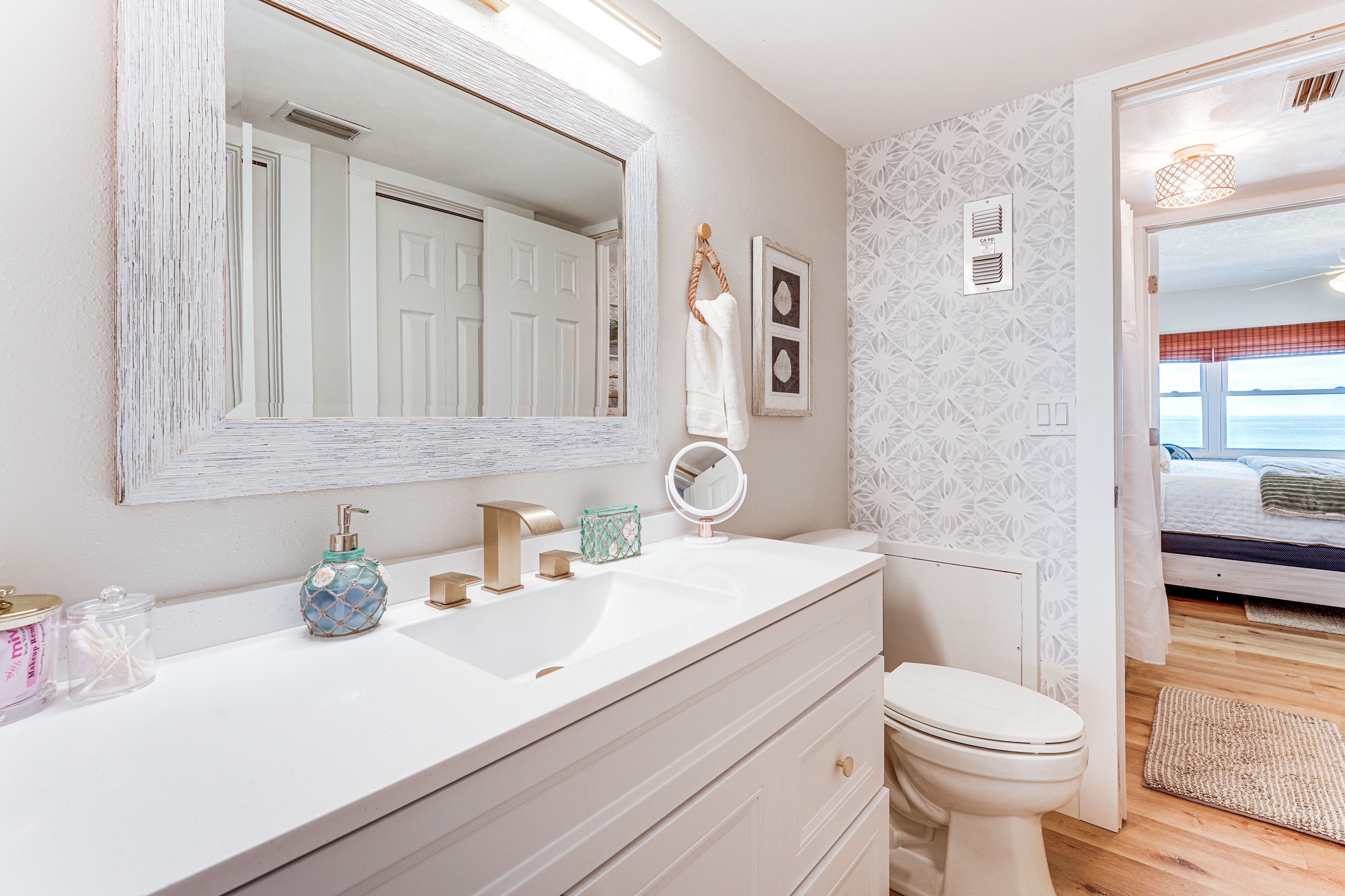 Bathroom | Complimentary Toiletries | 2nd Floor