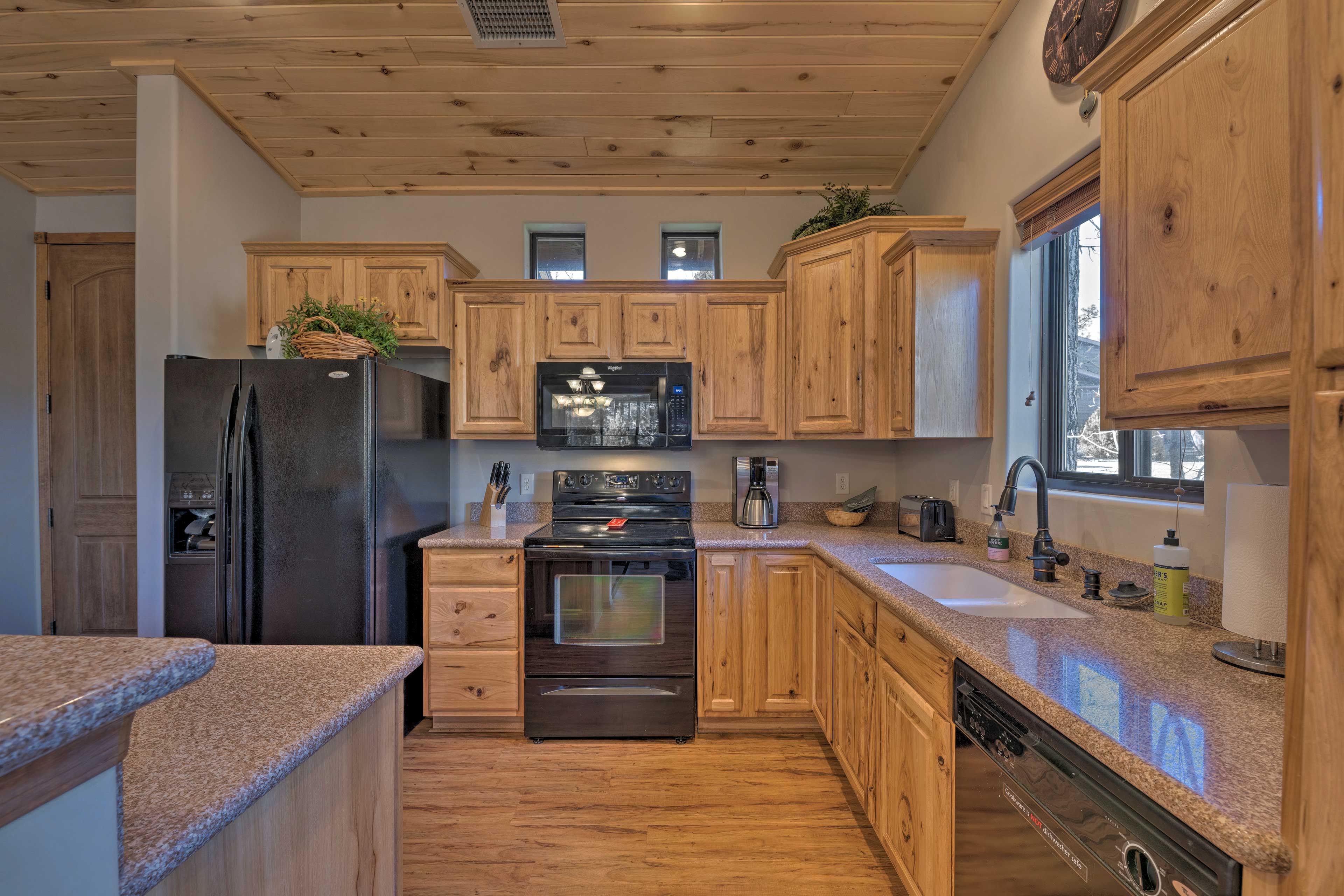 Kitchen | Fully Equipped w/ Cooking Basics
