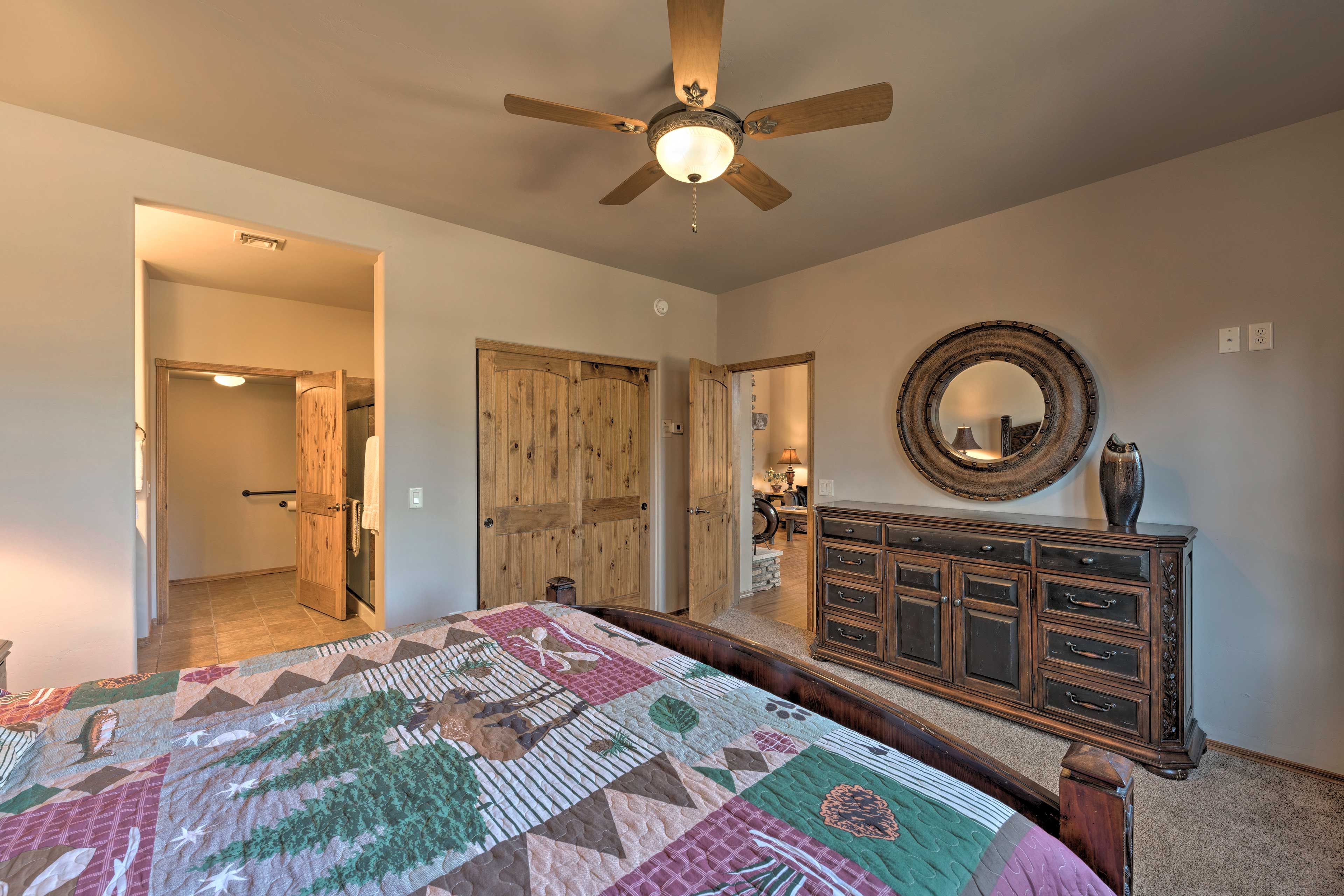 Bedroom 1 | King Bed