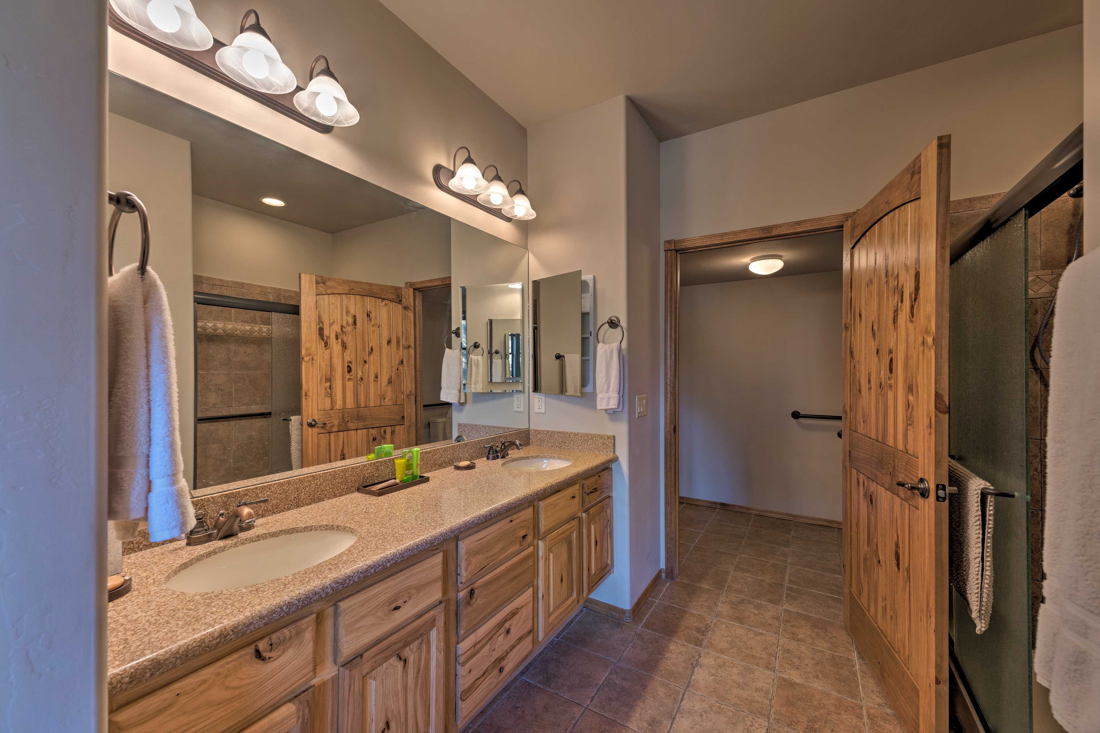 Full Bathroom 1