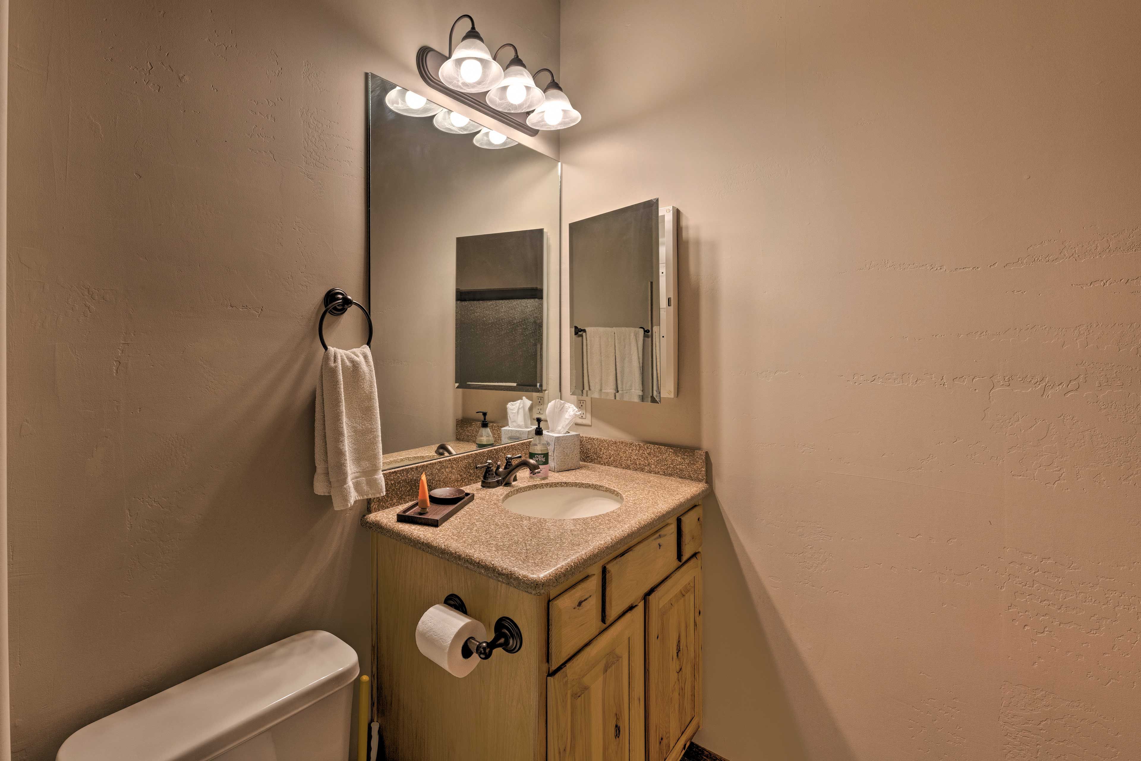 Full Bathroom 2