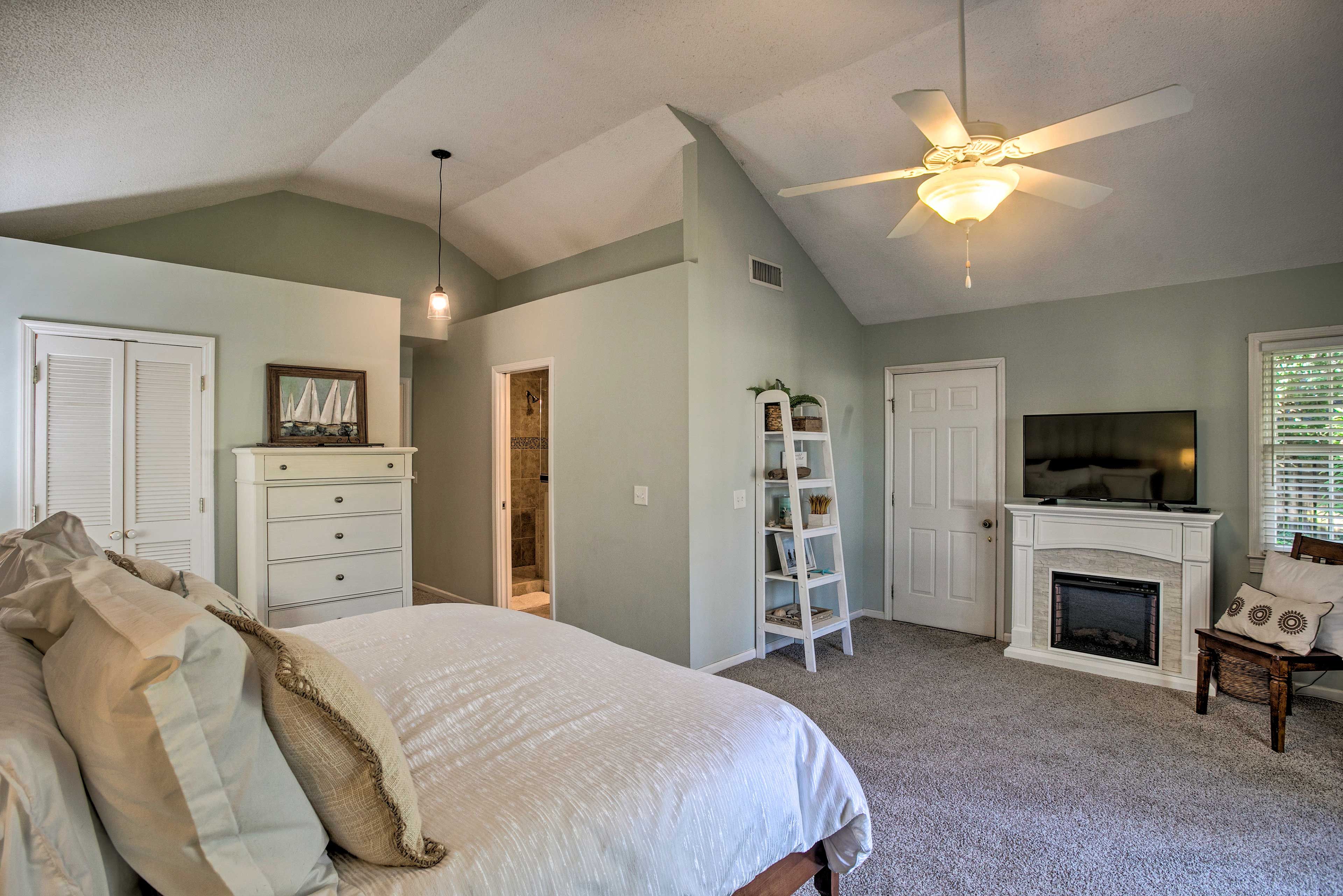 Master Bedroom | Porch Access
