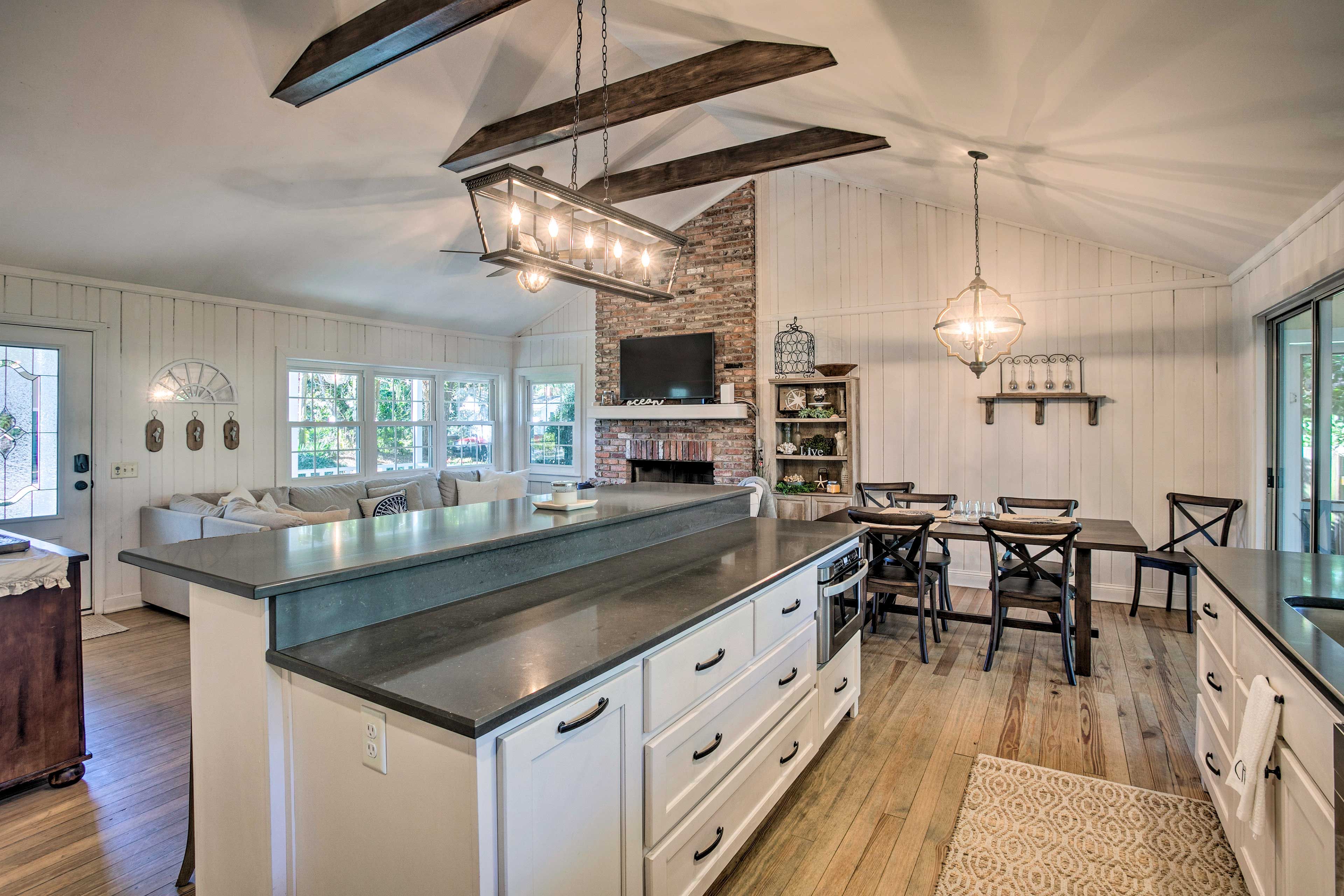 Fully Equipped Kitchen | Coffee Maker | Toaster