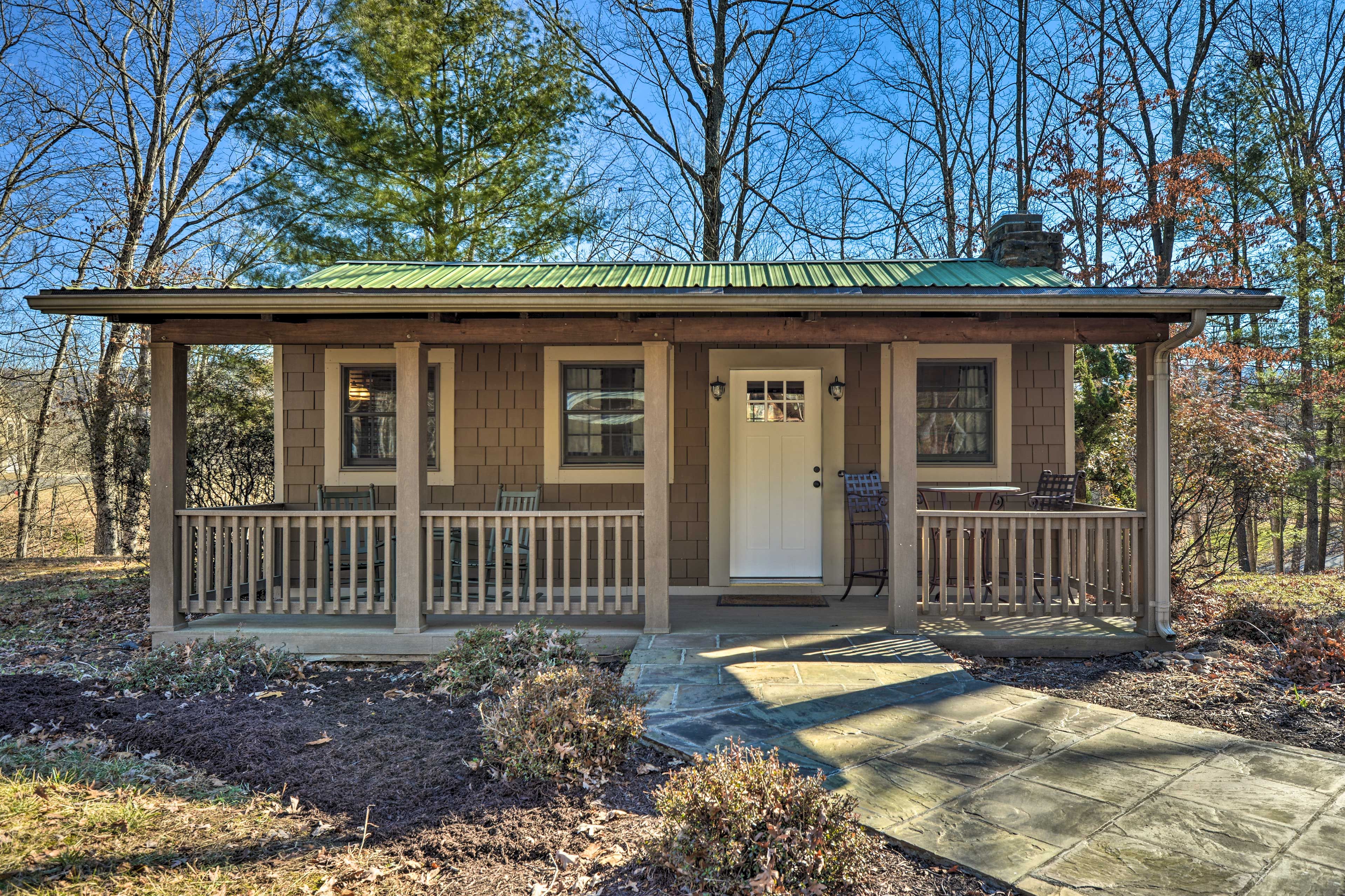Berkleley Springs Vacation Rental | Studio | 1BA | 300 Sq Ft | 1 Story