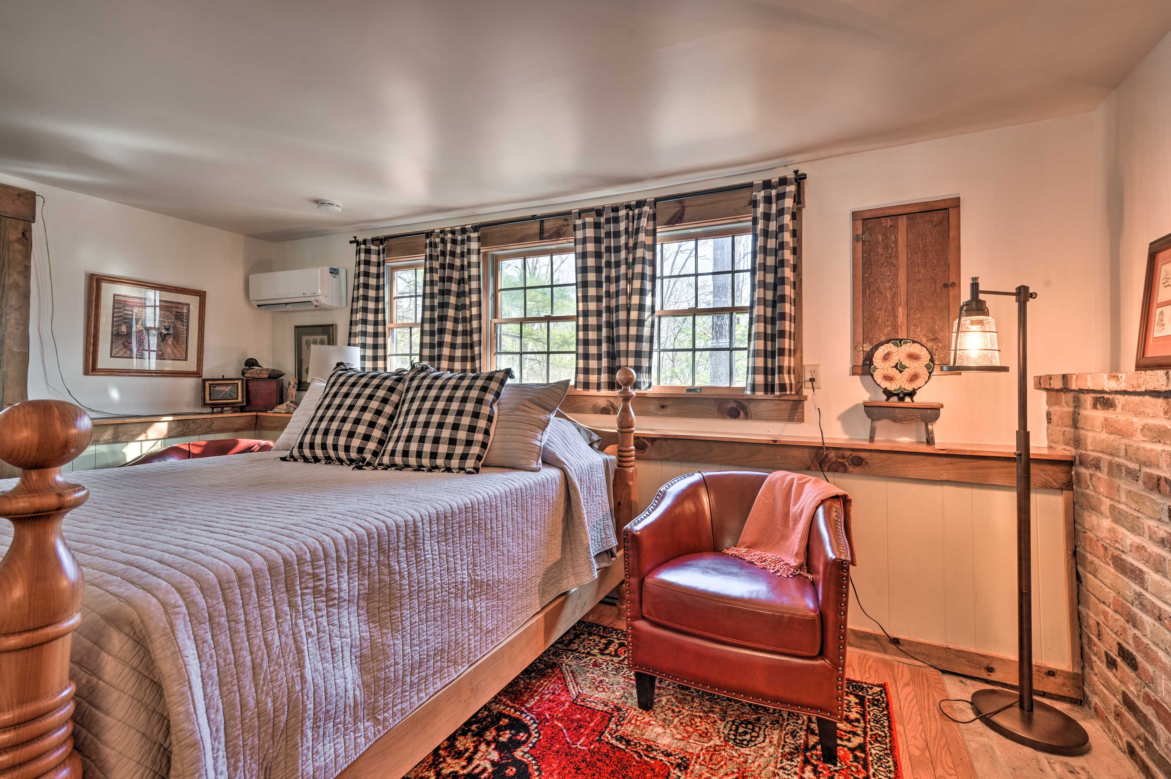 Studio | Linens Provided