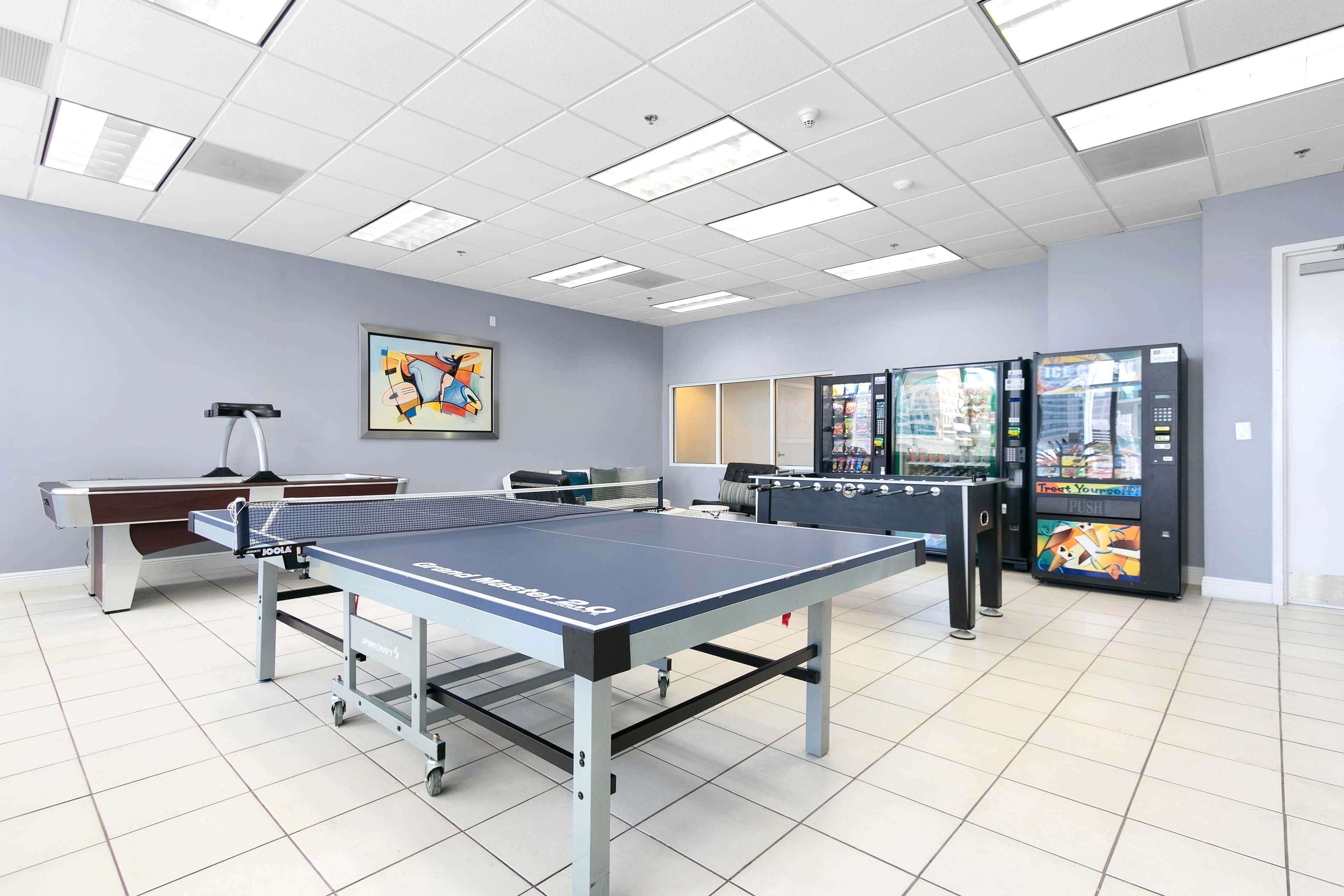 Community Amenities | Game Room | Laundry Facilities