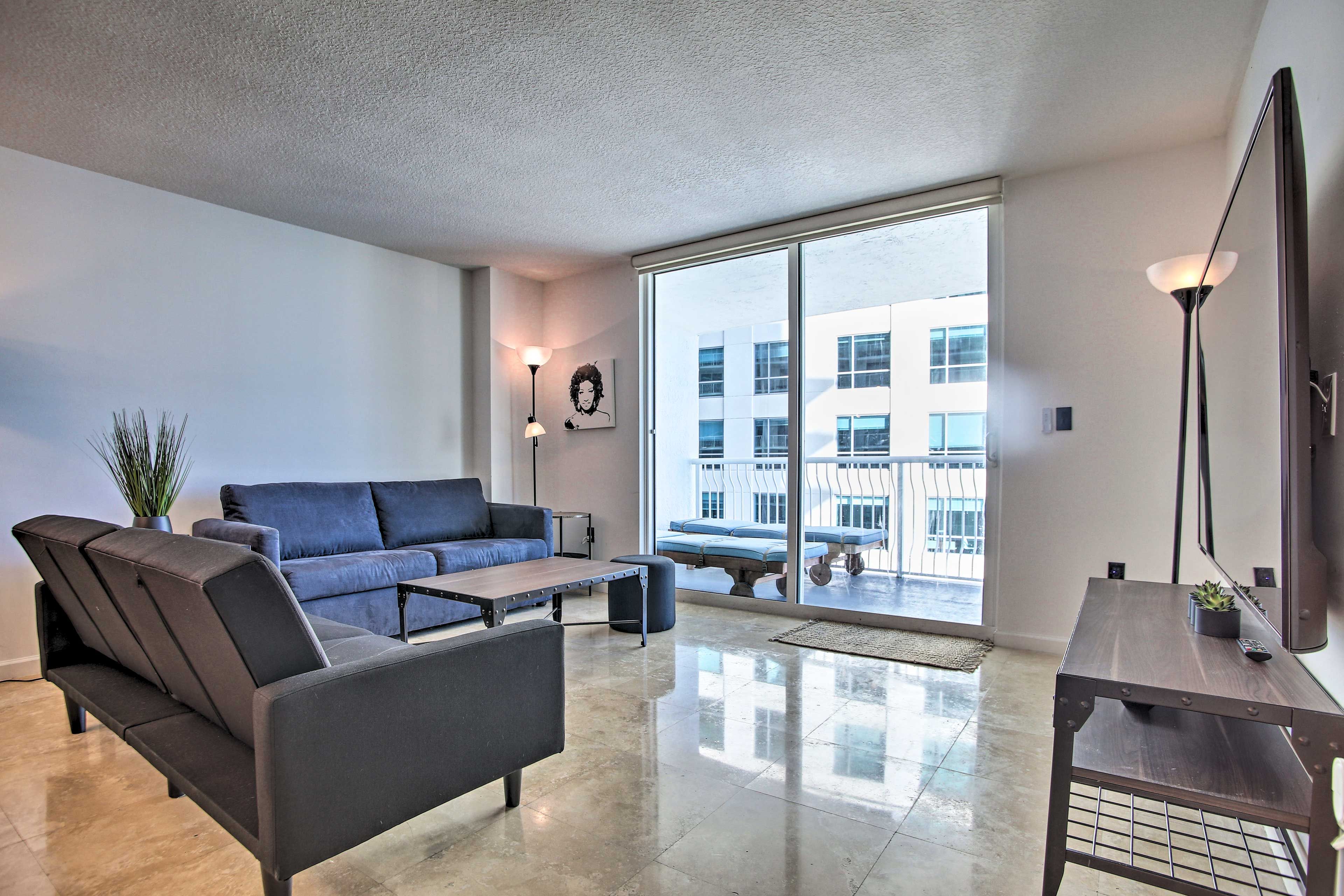 Living Room | Access to Balcony
