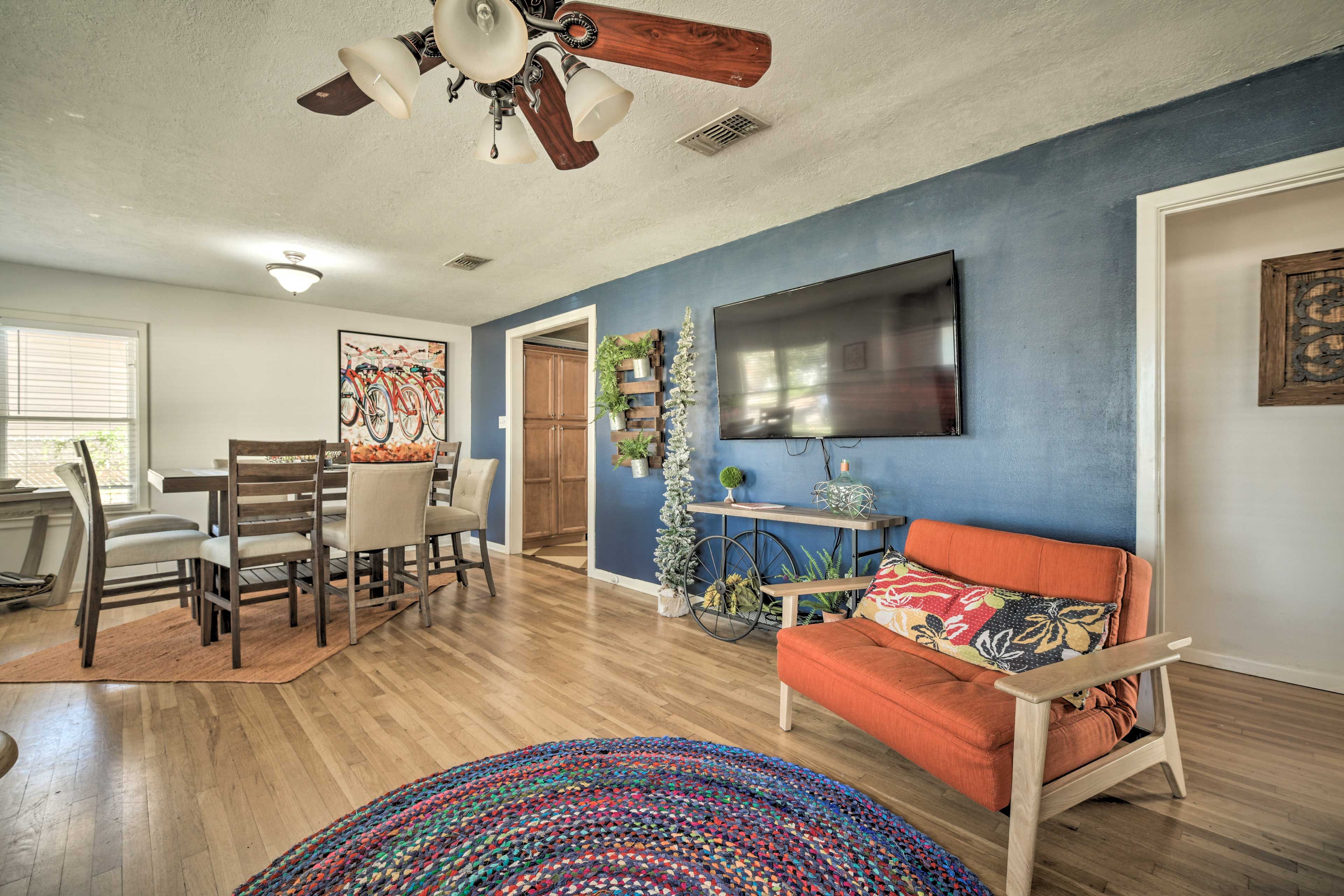 Den | Smart TV | Full-Sized Futon
