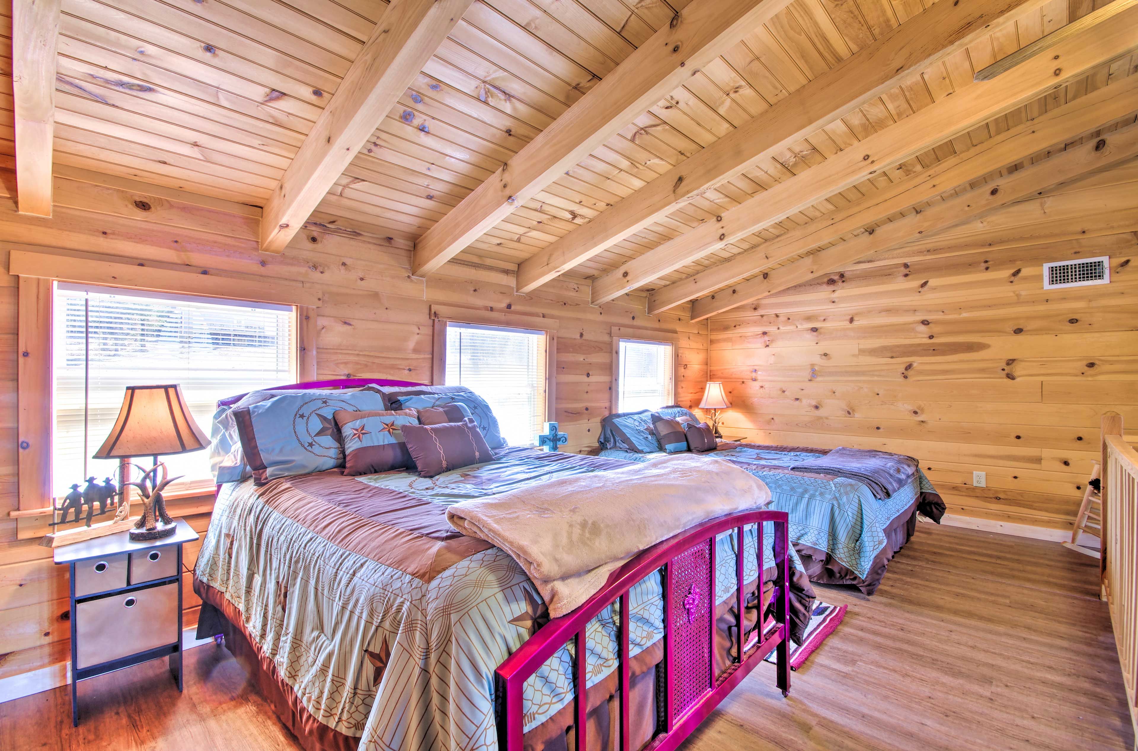 Loft | Queen Bed | Full Bed