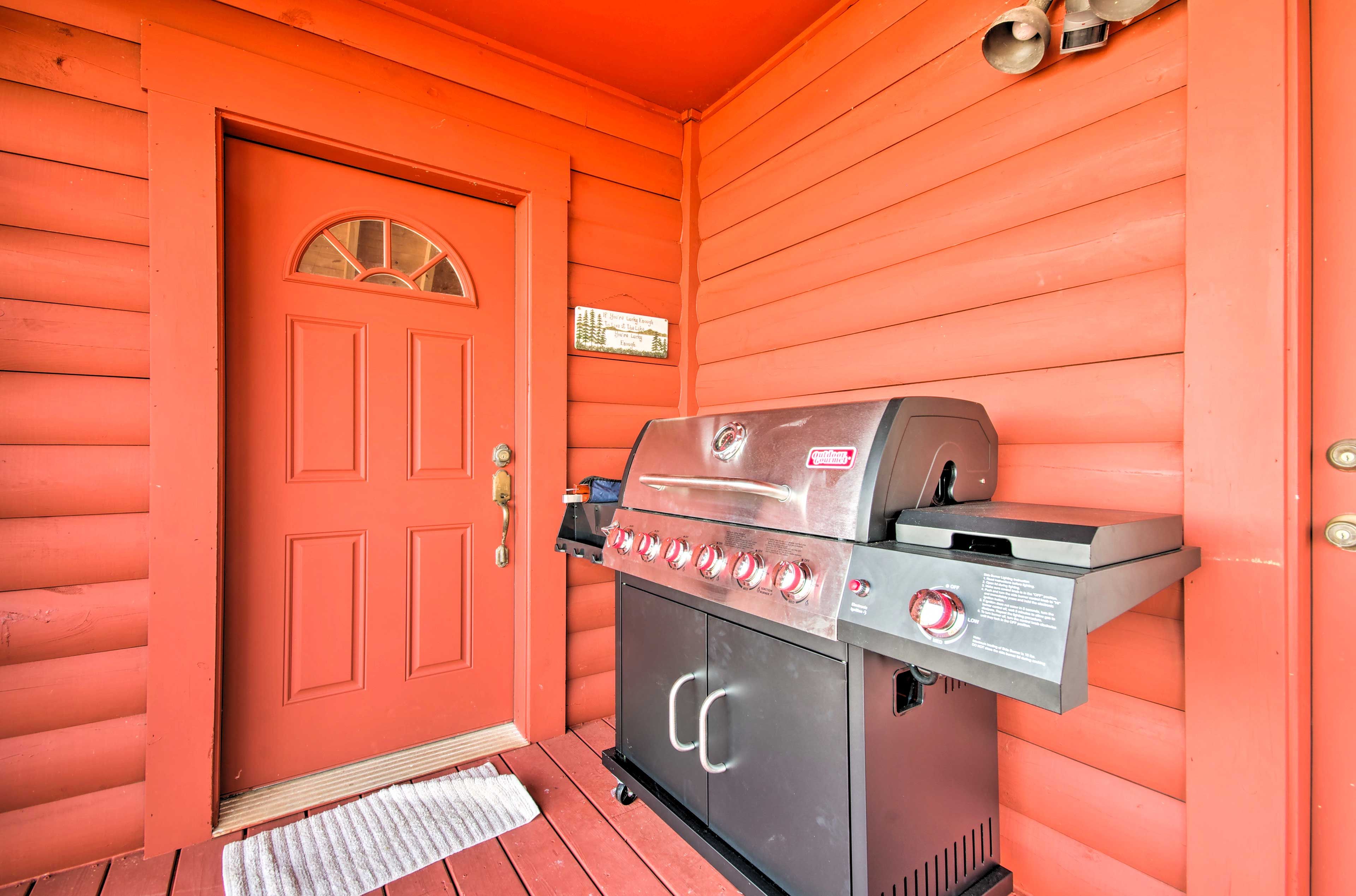 Wraparound Deck | Gas Grill