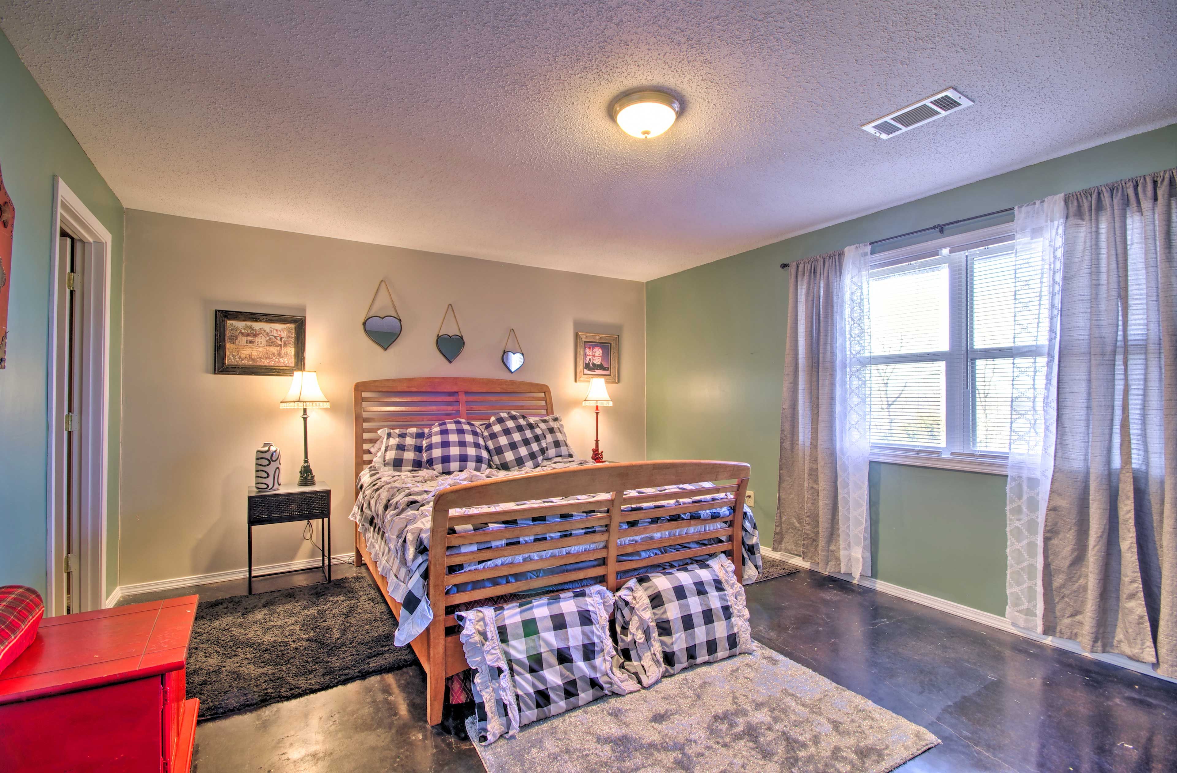 Bedroom 2 | Queen Bed