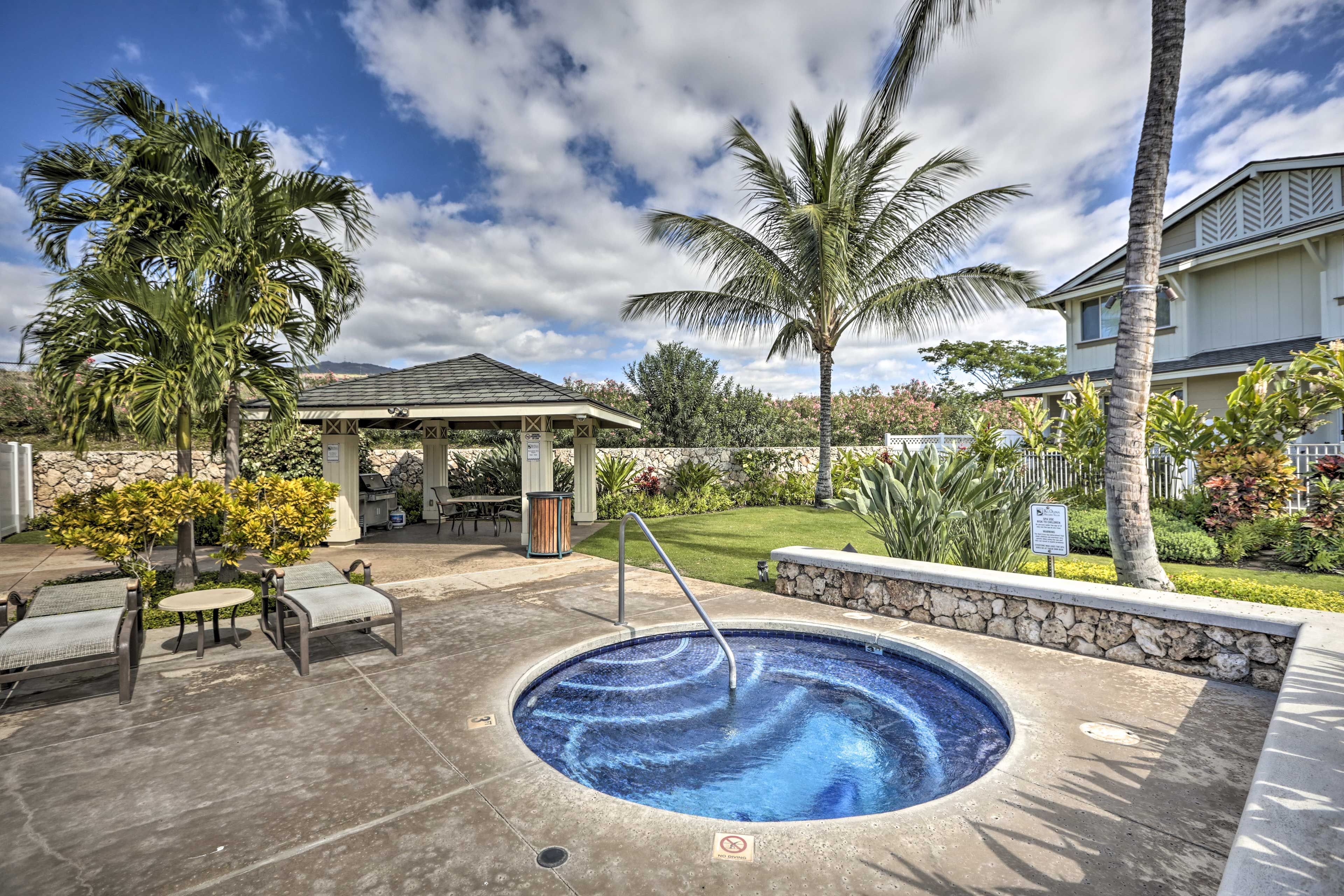 Community Amenities | Year-Round Hot Tub