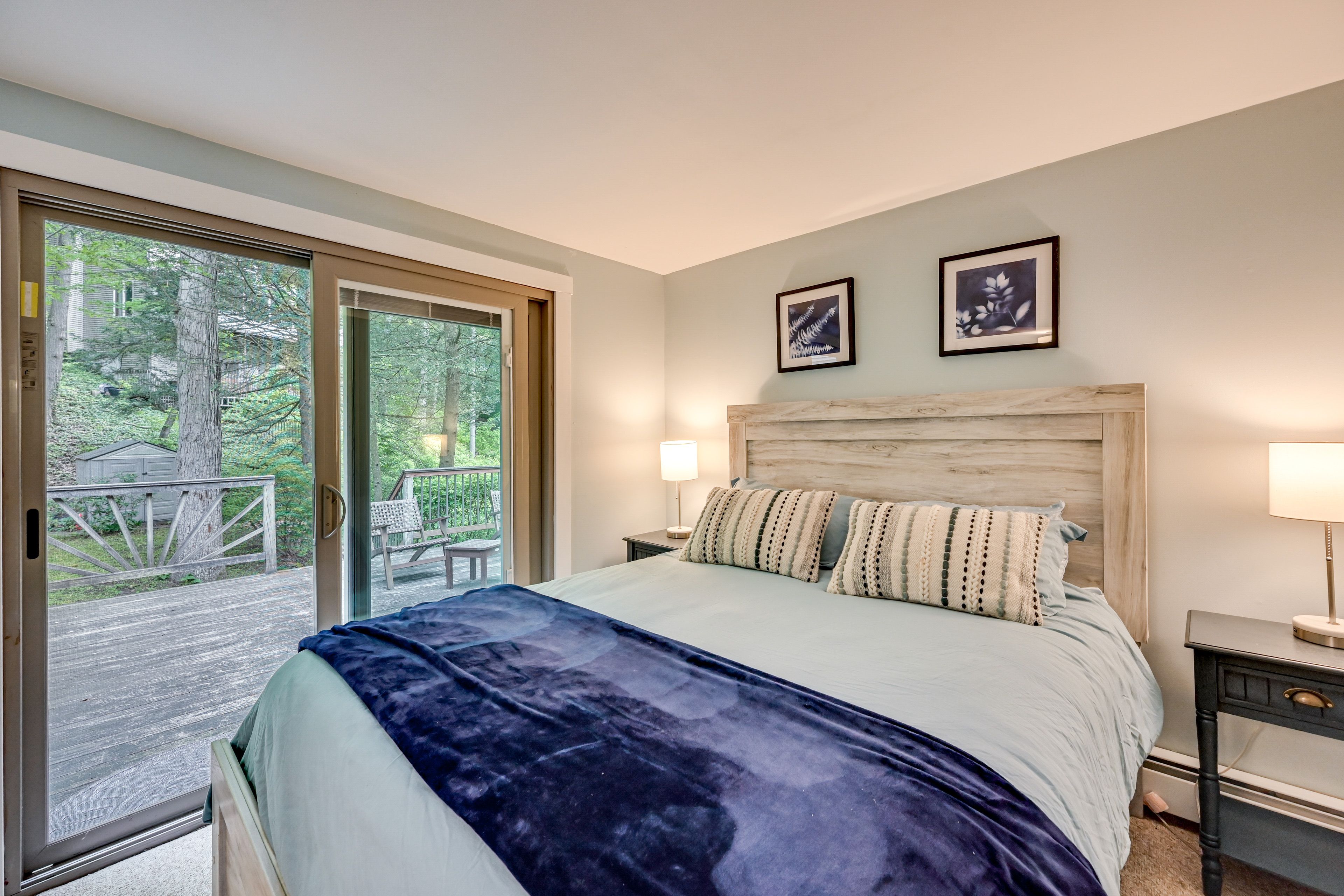 Bedroom 1 | 1st Floor | Queen Bed