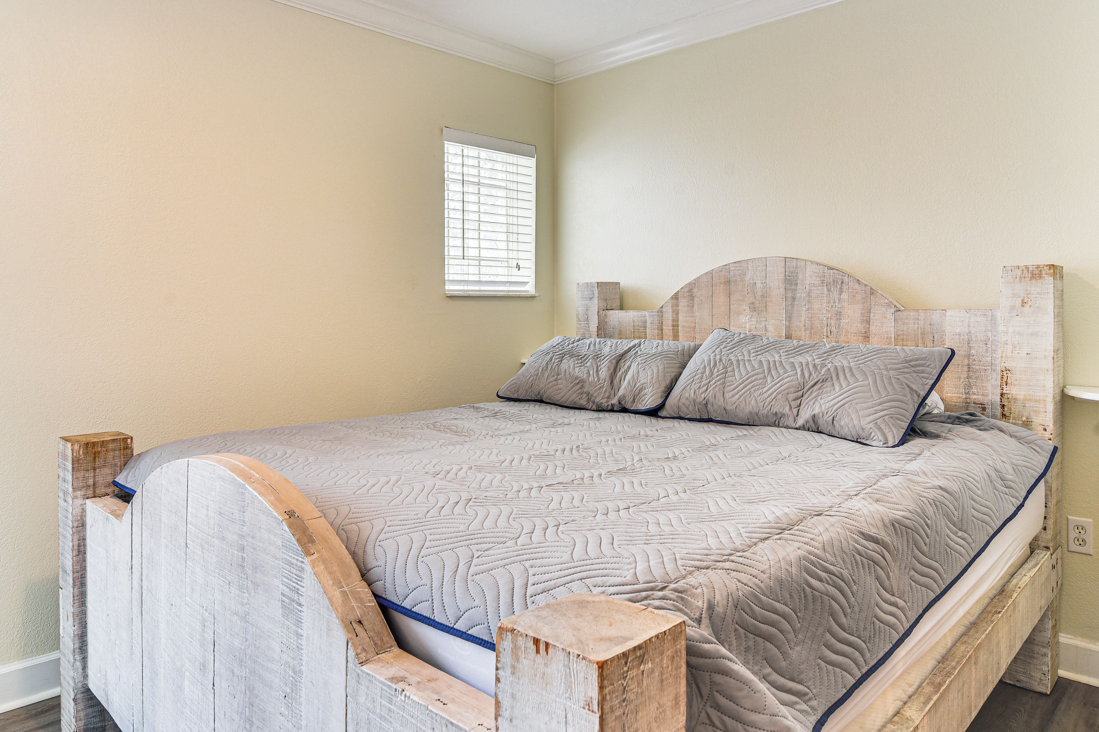 Sleeping Area | Queen Bed | Sleeper Sofa | Linens Provided