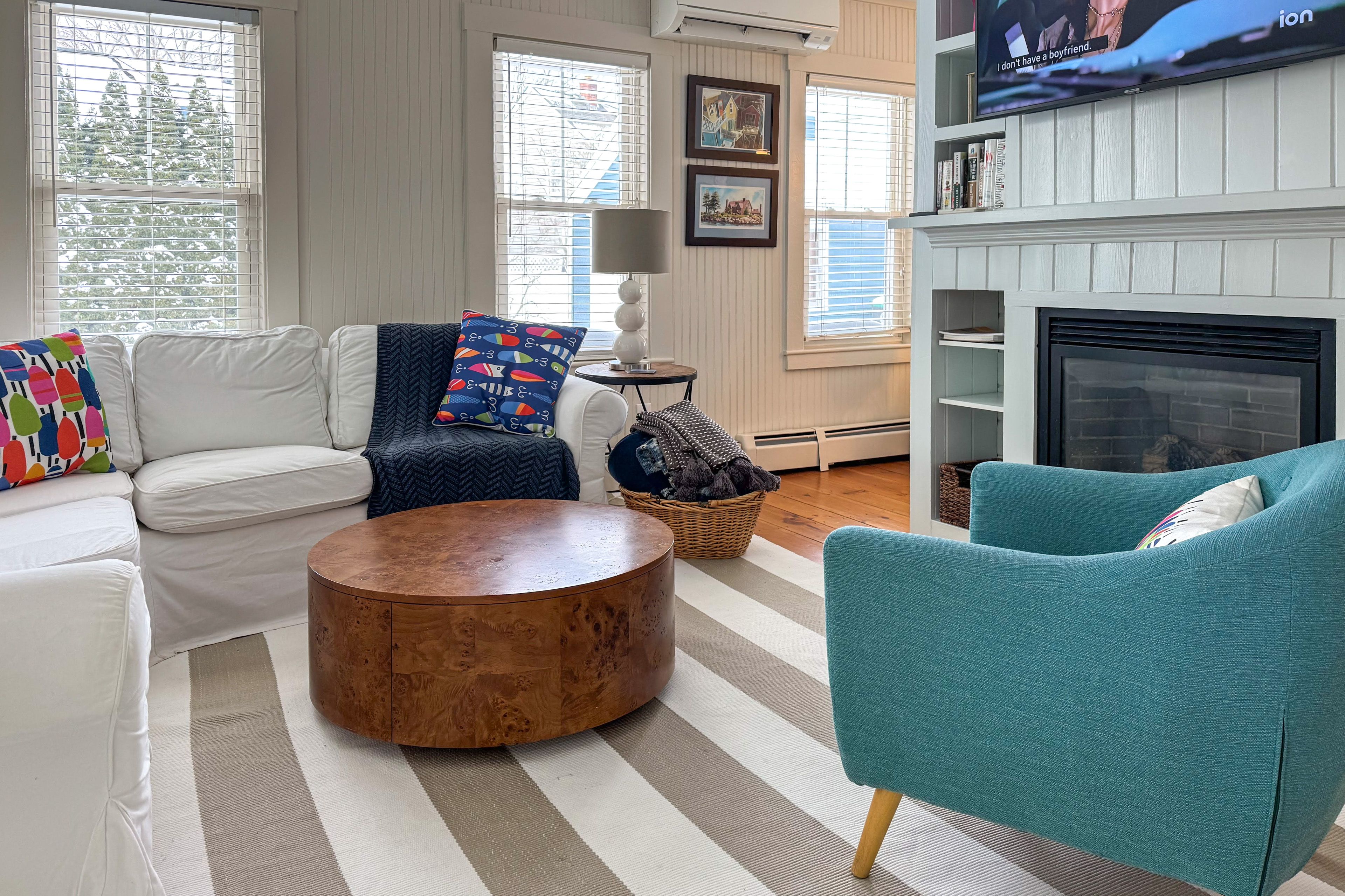 Living Room | Smart TV | Free WiFi