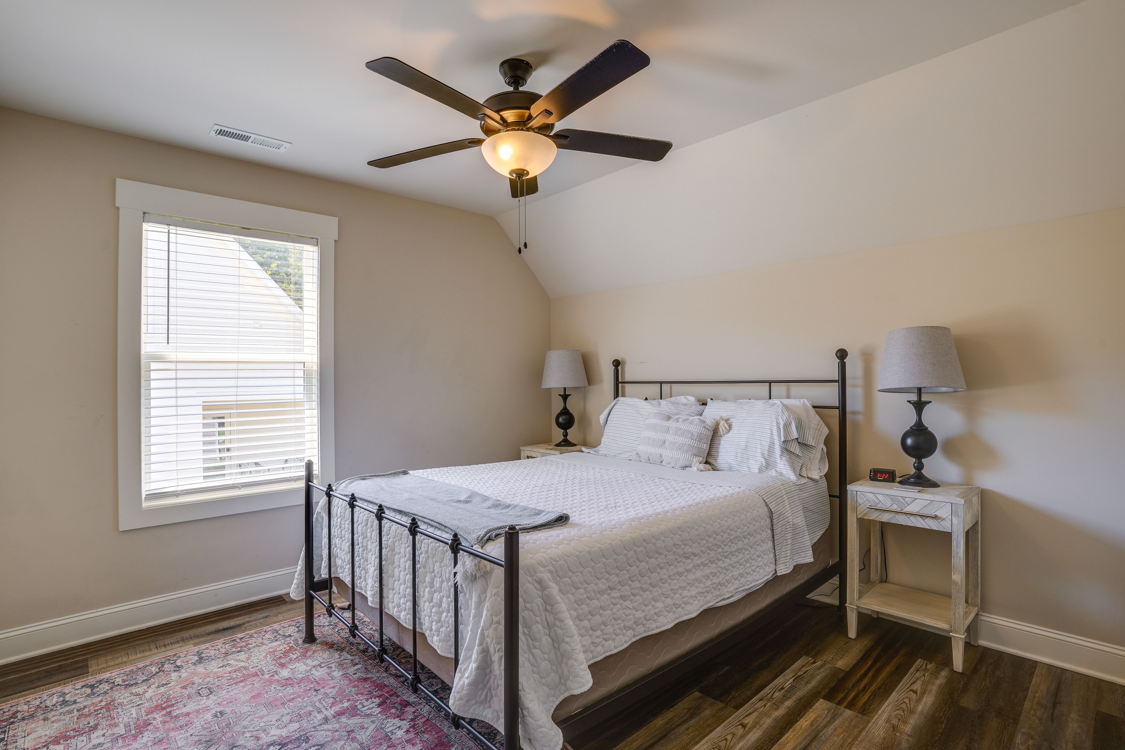 Bedroom 2 | Queen Bed | 2nd Floor