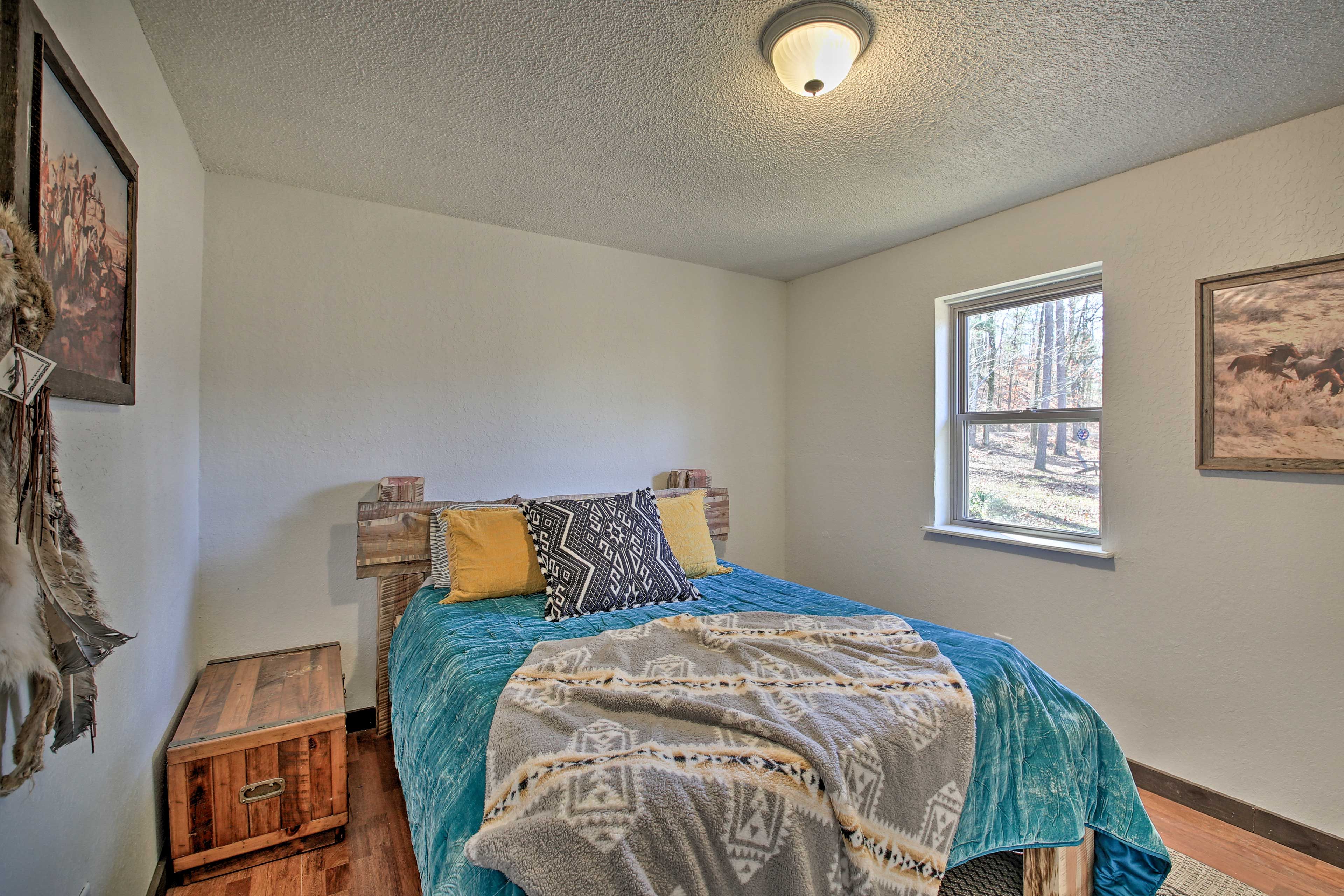 Bedroom 2 | Queen Bed