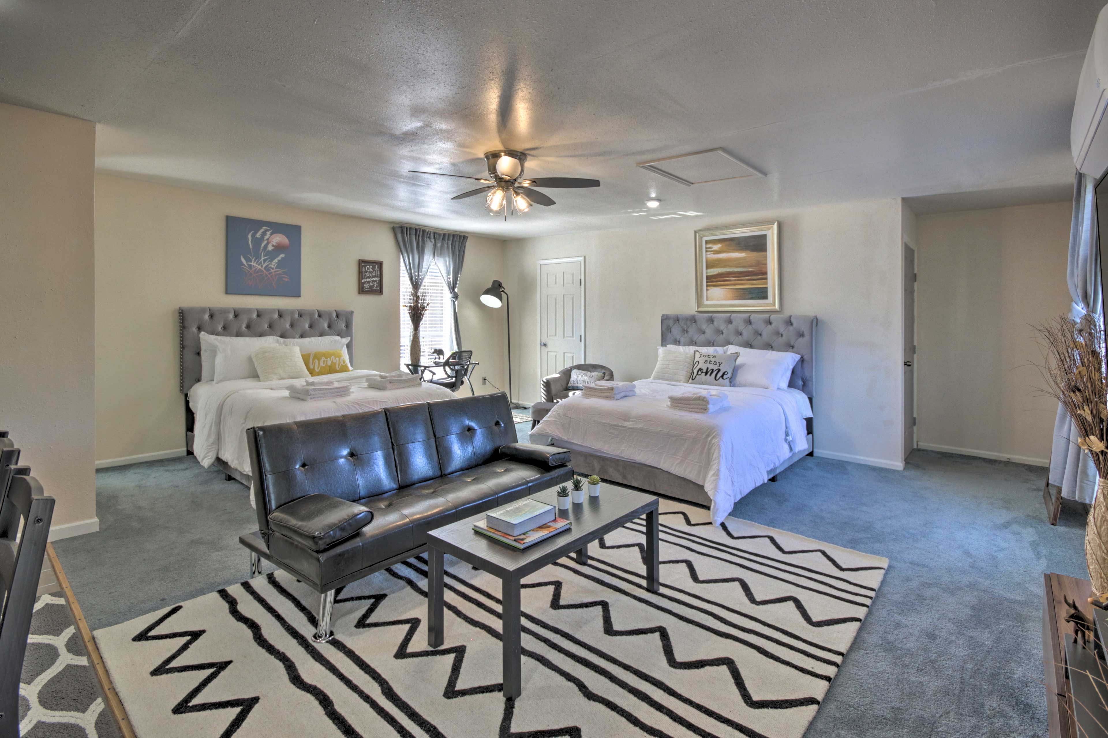 Living Room | Smart TV | Free WiFi
