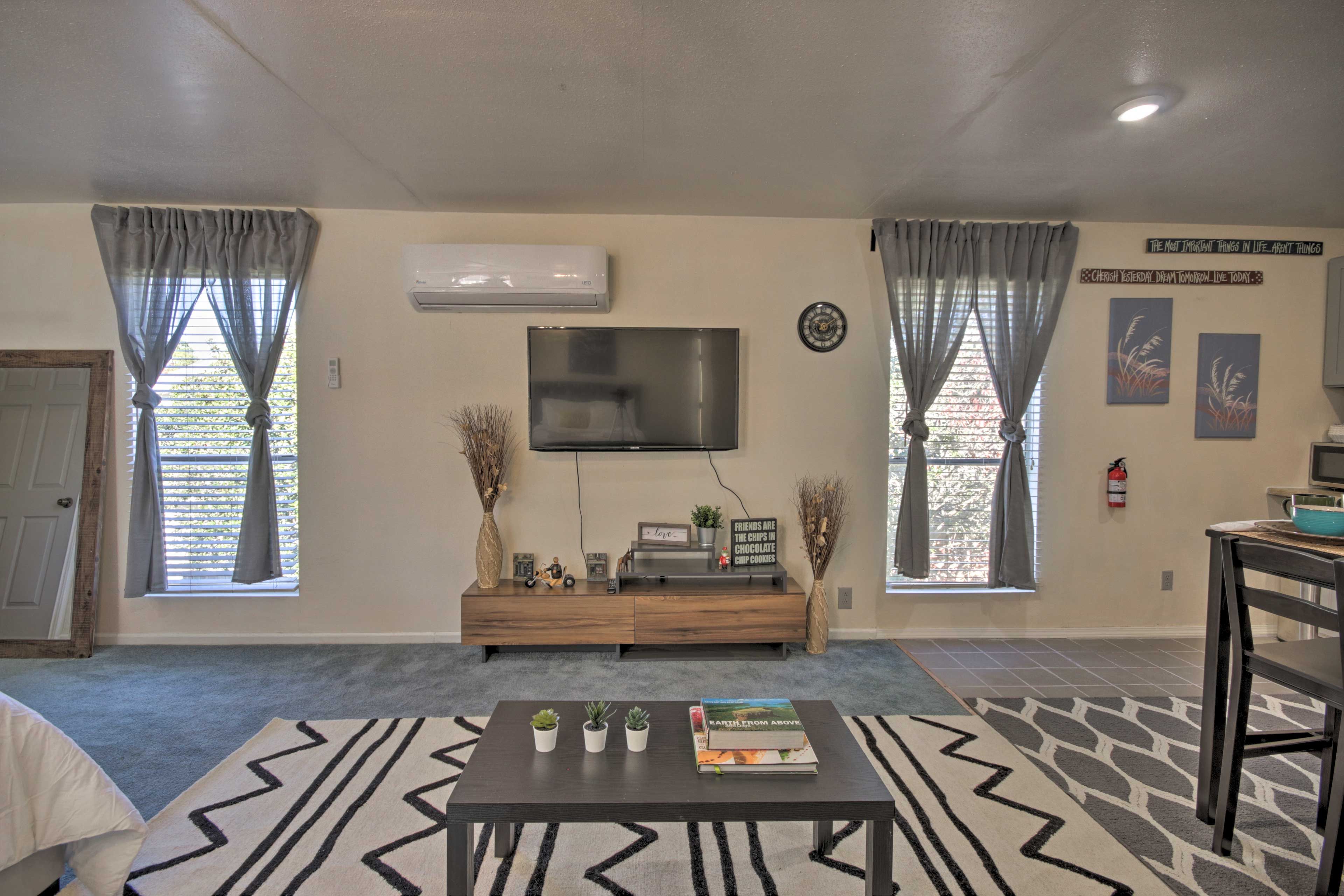 Living Room | Air Conditioning