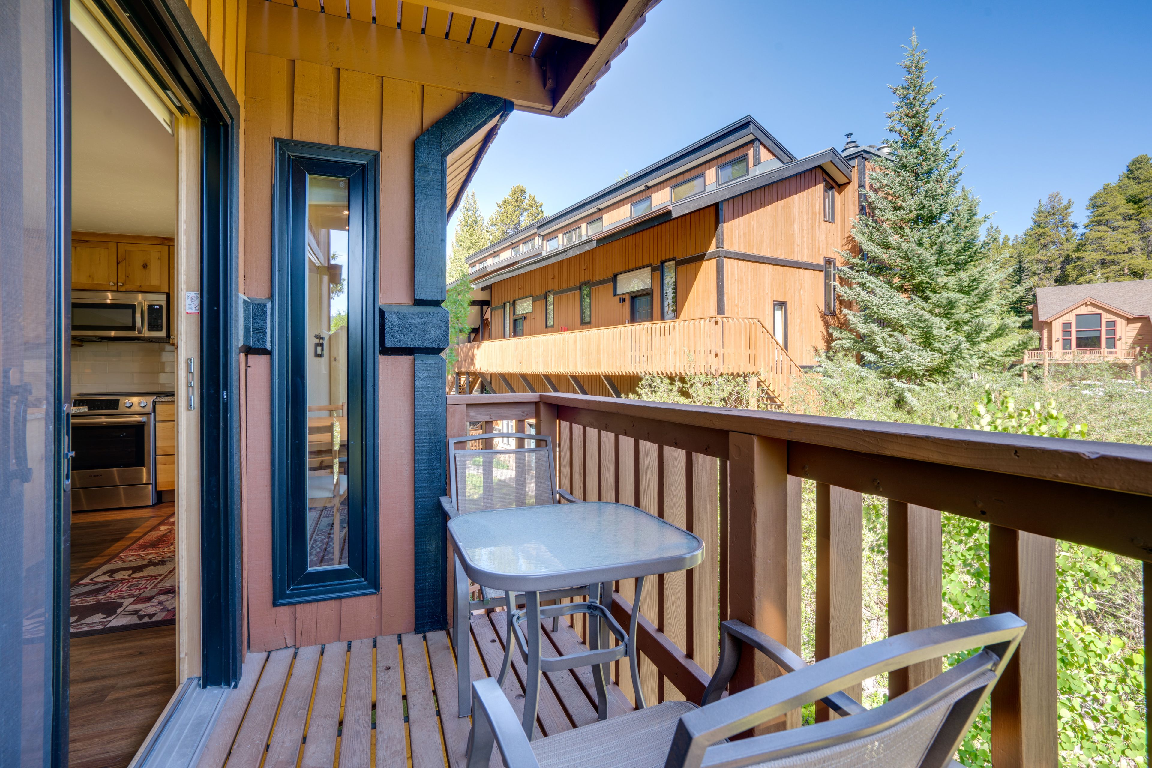 Private Balcony | Bistro Set