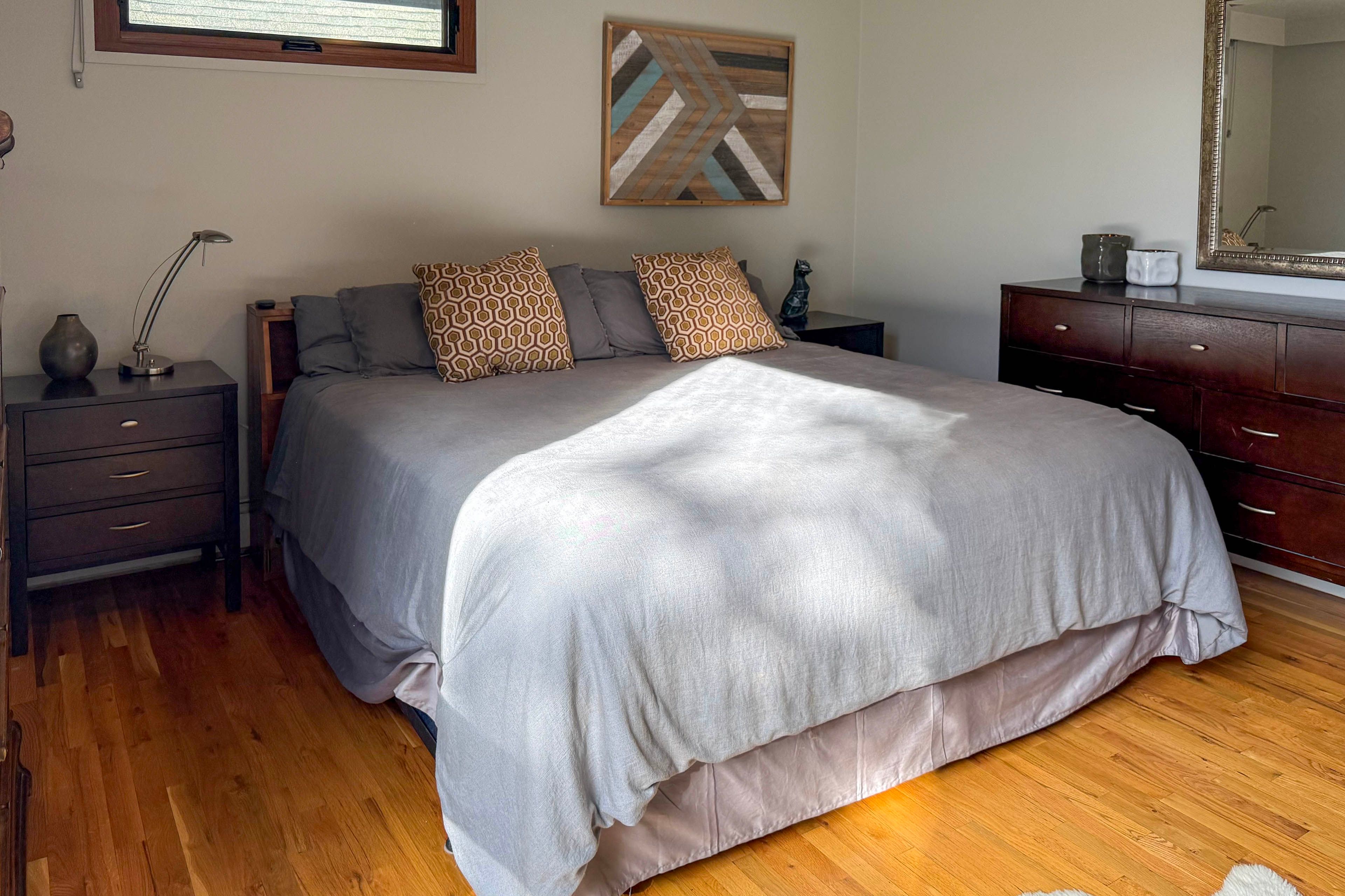 Bedroom 2 | King Bed