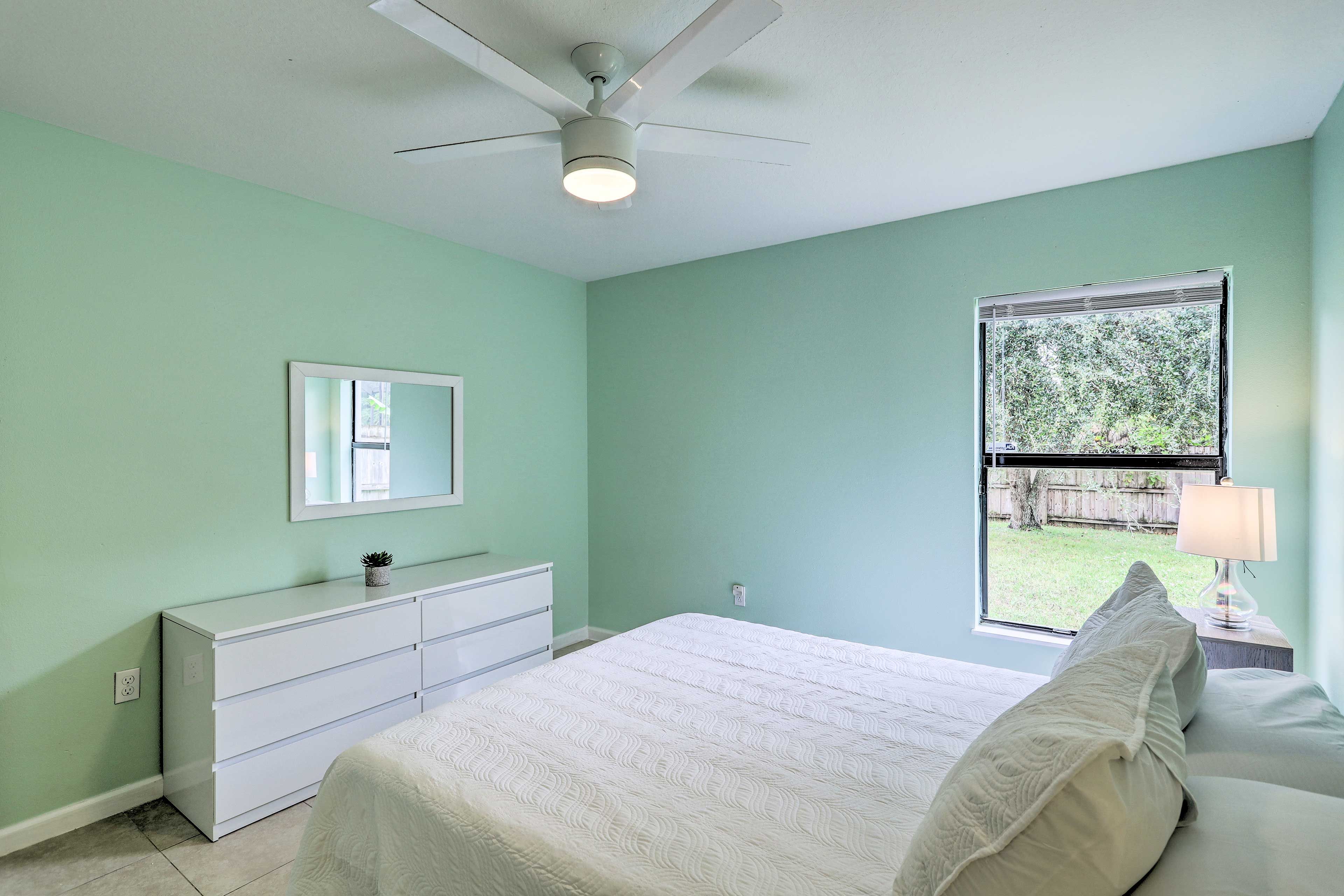 Bedroom 2 | Hangers