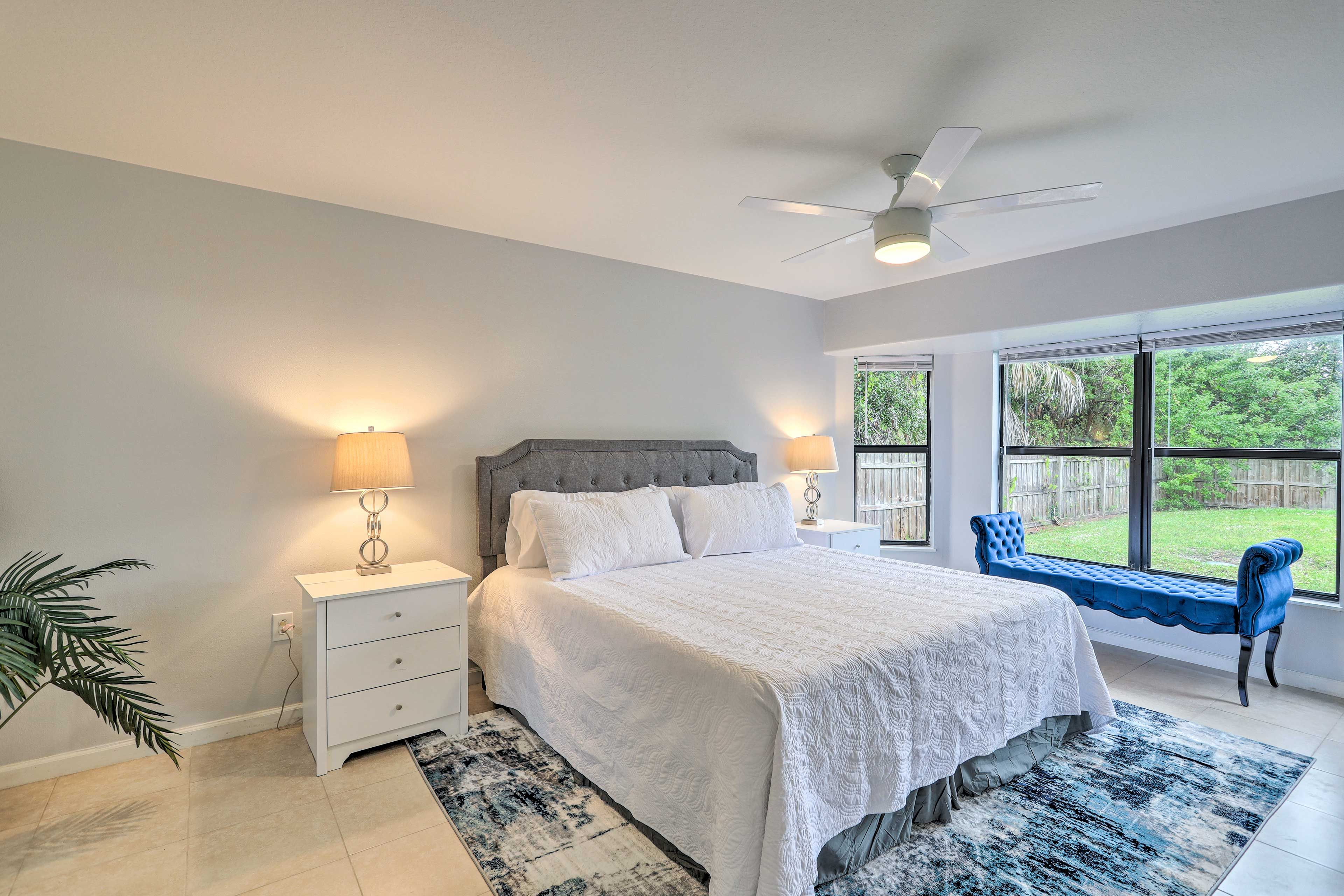 Bedroom 1 | King Bed