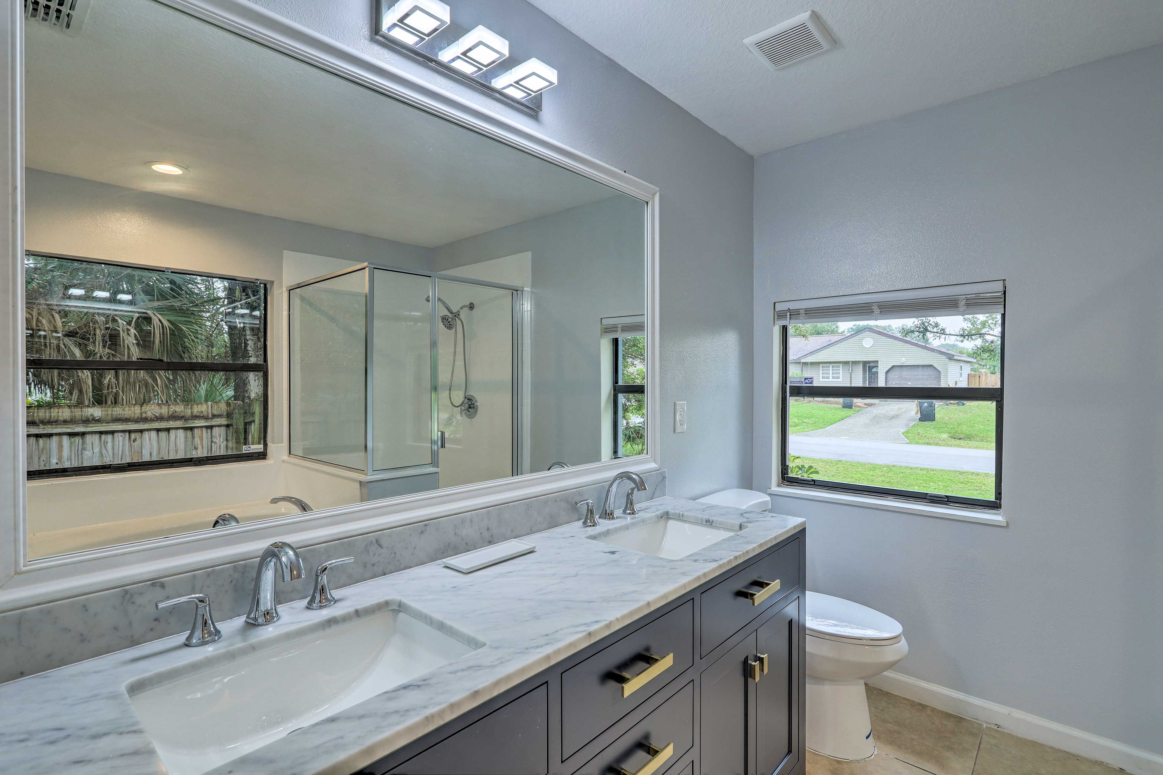 En-Suite Bathroom | Towels Provided